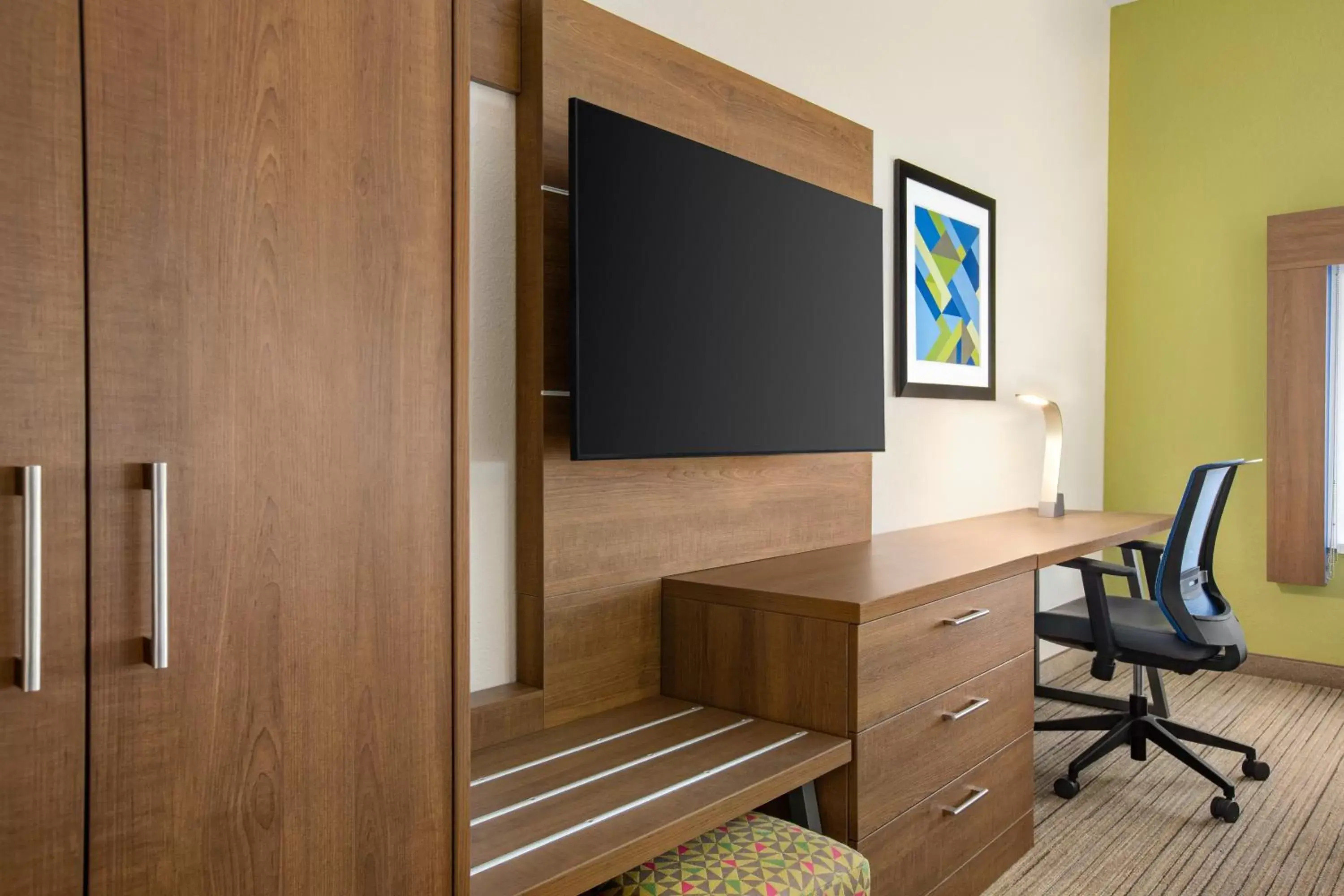 Photo of the whole room, TV/Entertainment Center in Holiday Inn Express Hotel & Suites Mission-McAllen Area, an IHG Hotel