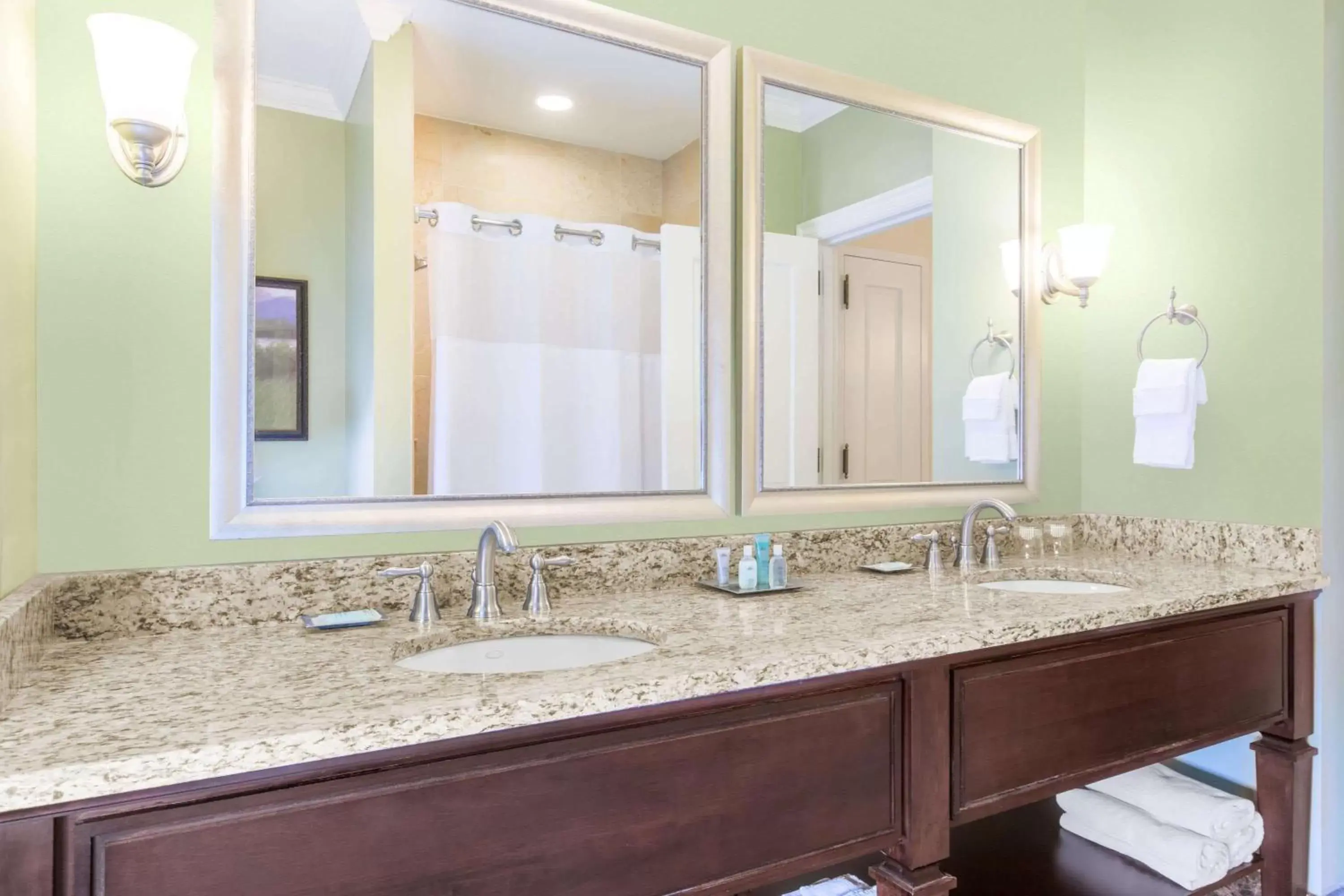 Bathroom in The George Washington - A Wyndham Grand Hotel