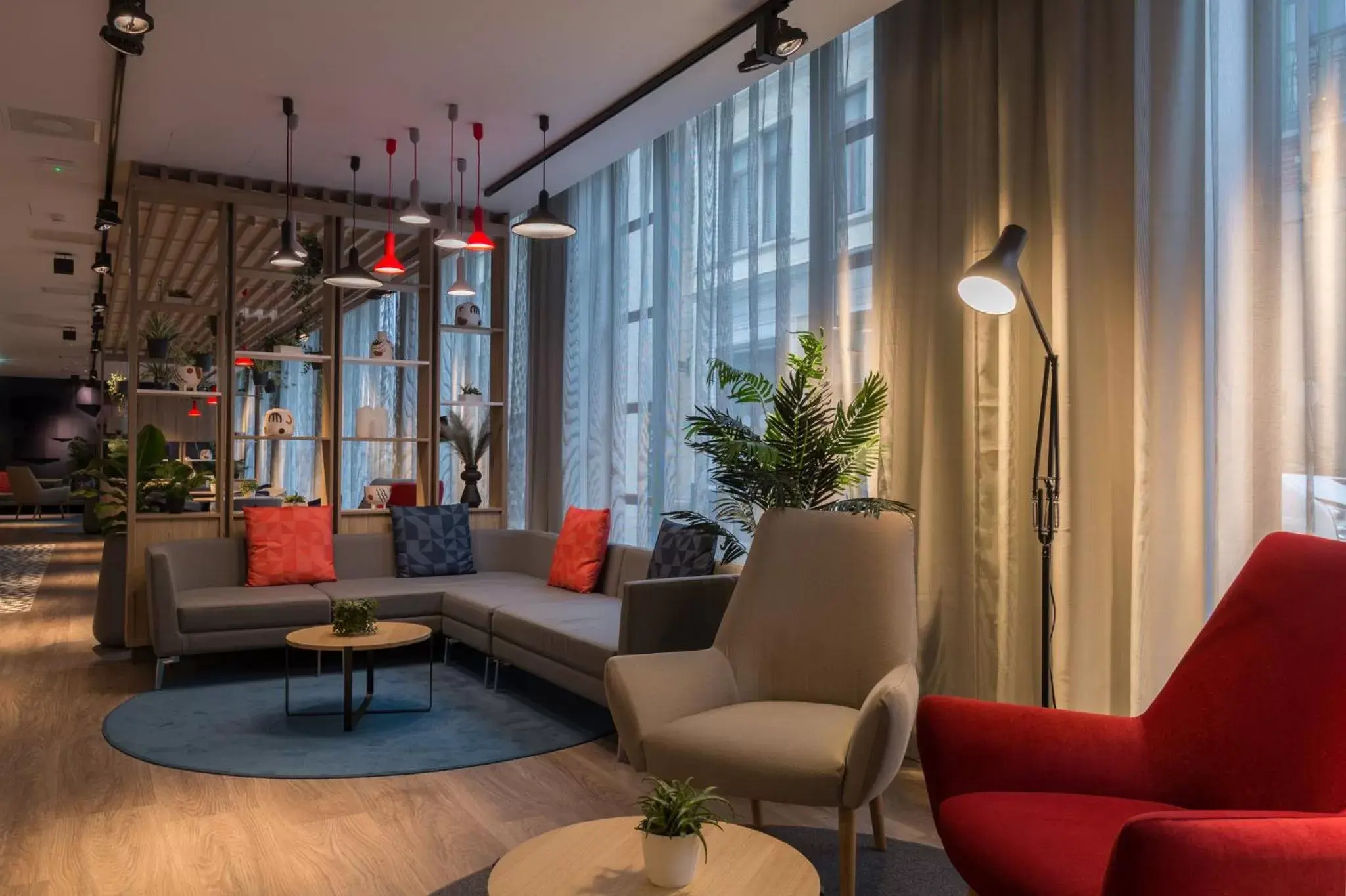 Lounge or bar, Lobby/Reception in Holiday Inn Express Brussels-Grand-Place, an IHG Hotel