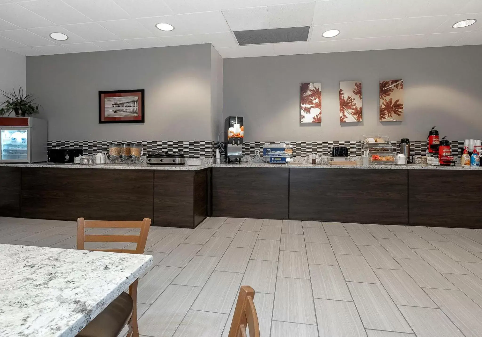 Breakfast, Restaurant/Places to Eat in Red Roof Inn Gulfport - Biloxi Airport
