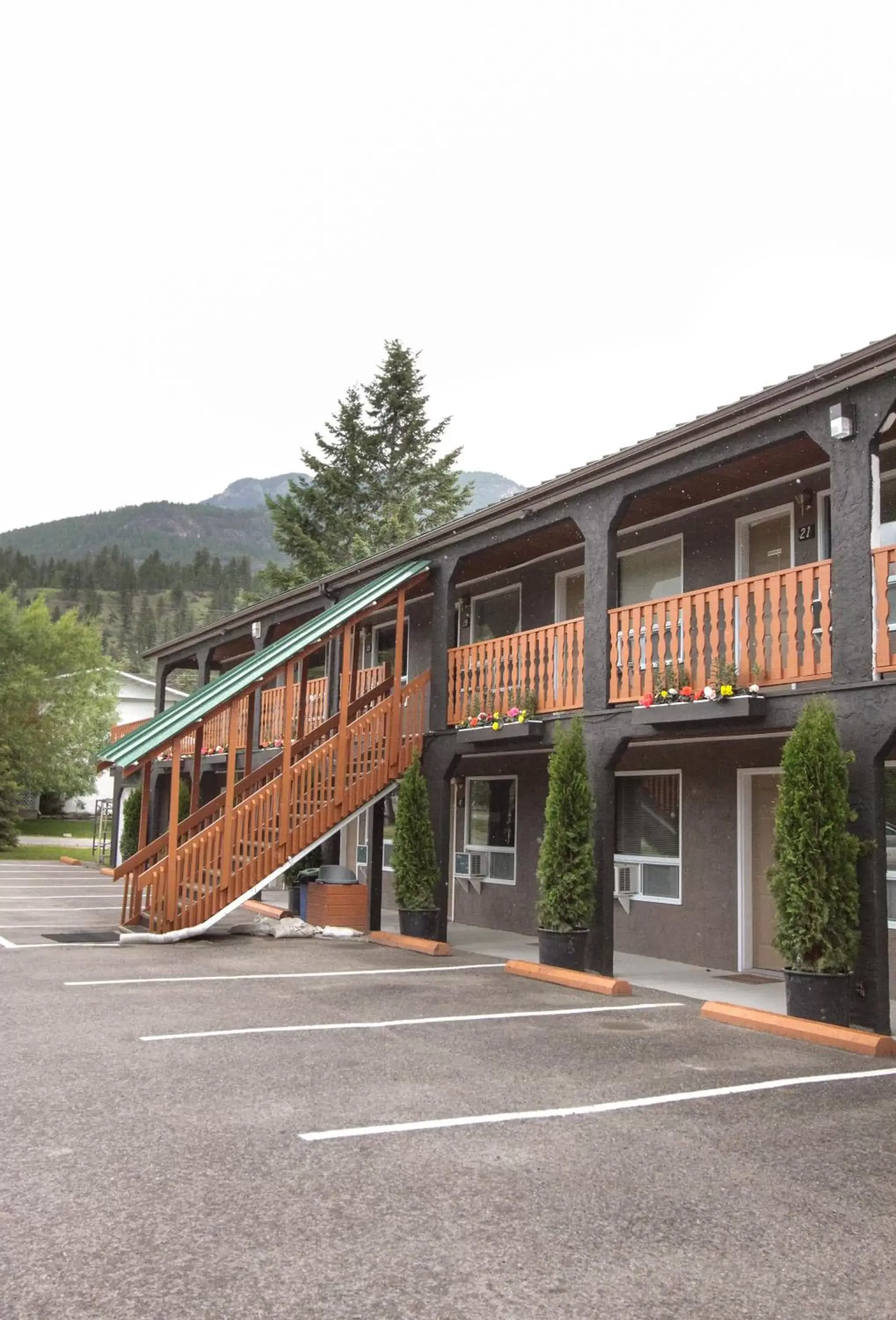 Facade/entrance, Property Building in Crystal Springs Motel