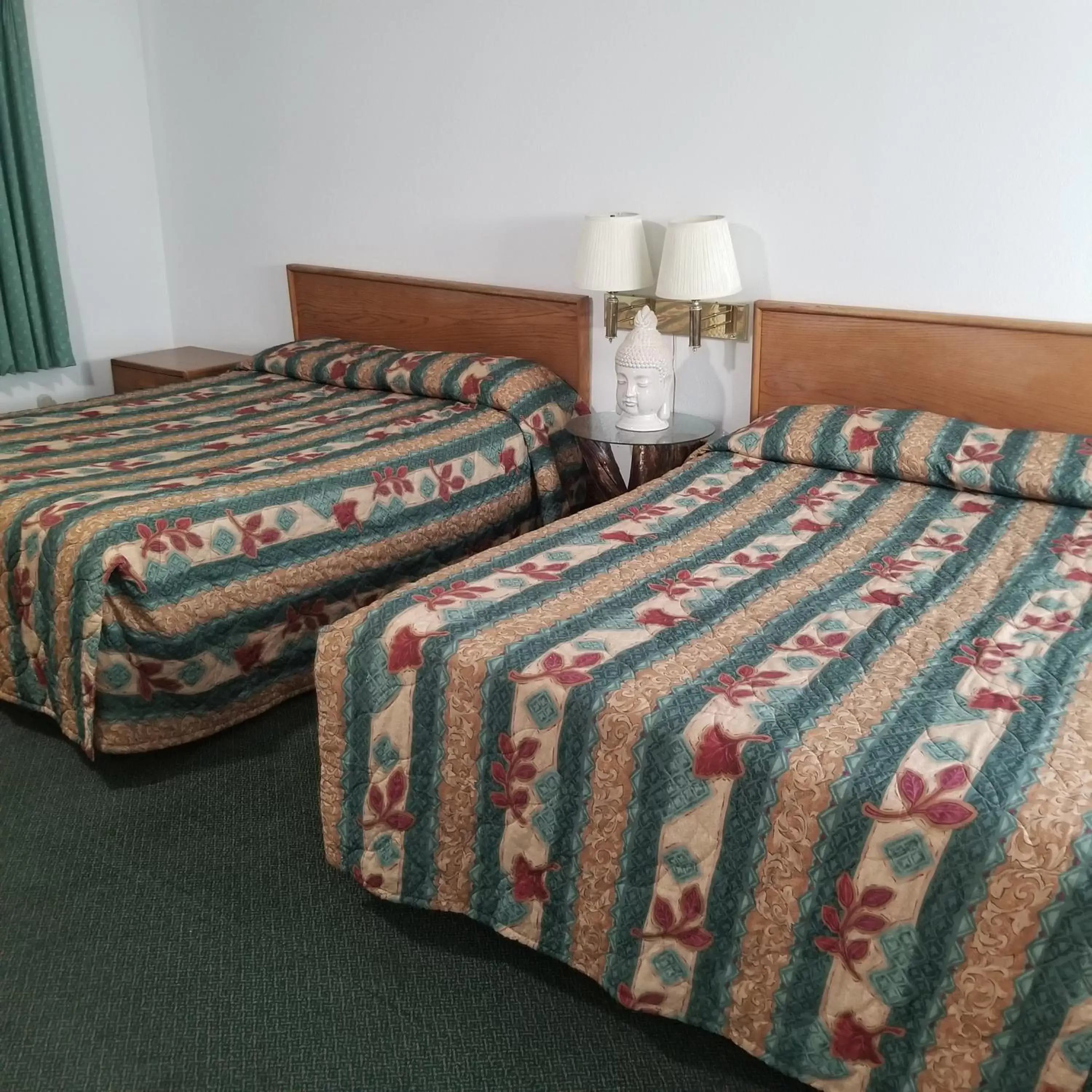 Bed in Budget 8 Motel