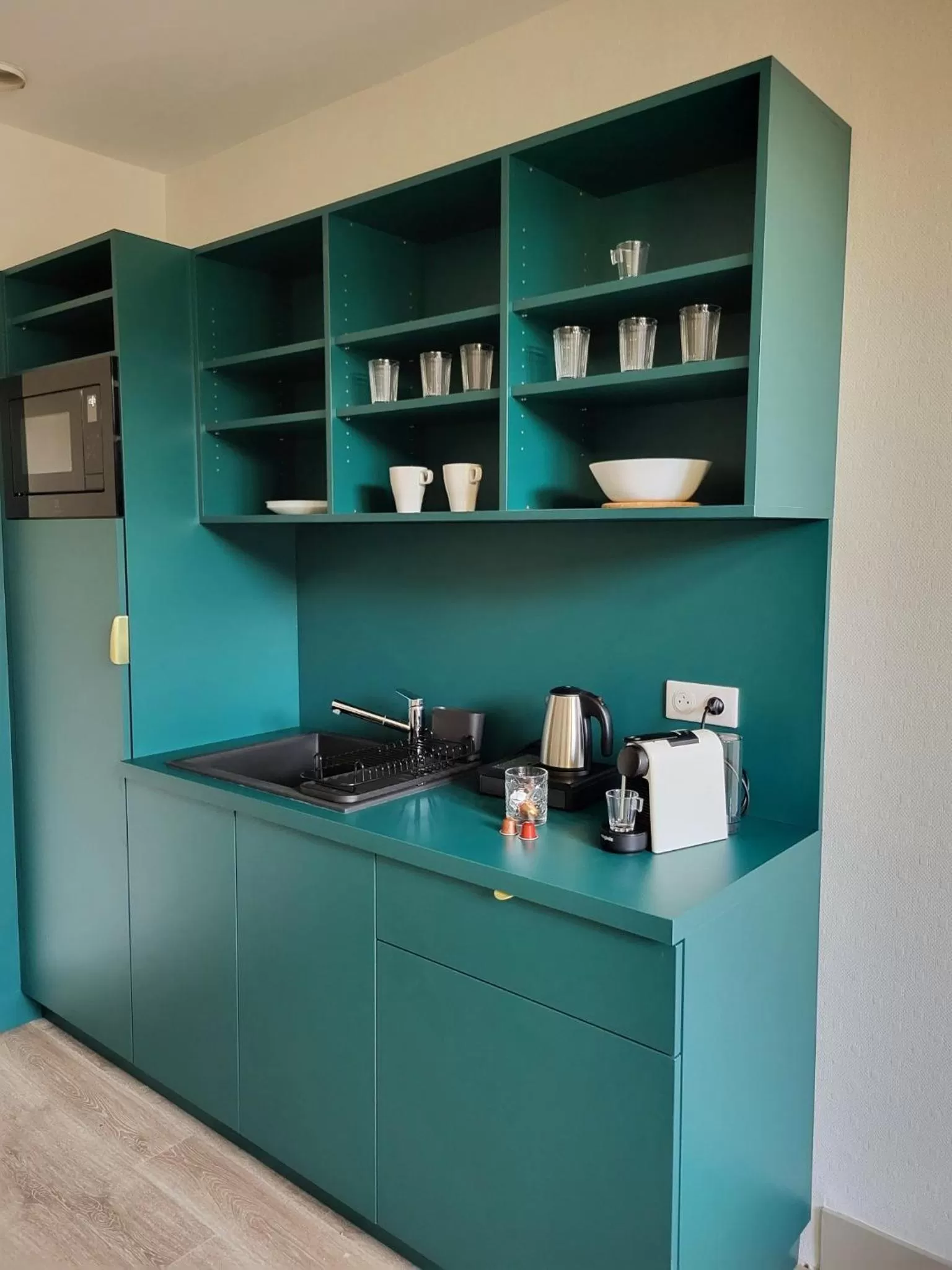 Coffee/tea facilities, Kitchen/Kitchenette in Mage hôtels - Hôtel la grenette - Brasserie Bonté Divine