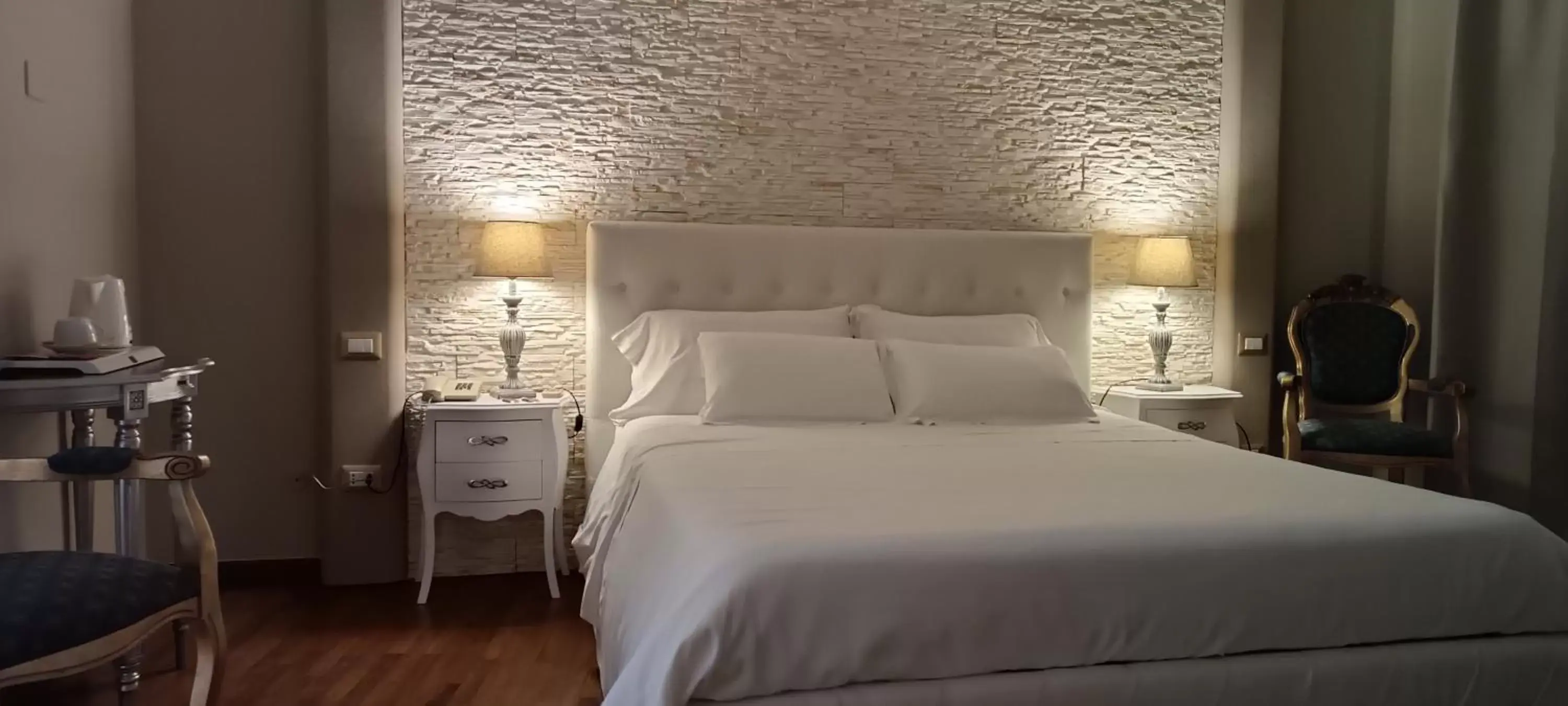 Photo of the whole room, Bed in Hotel Palladium Photo of the whole room, Bed in Hotel Palladium