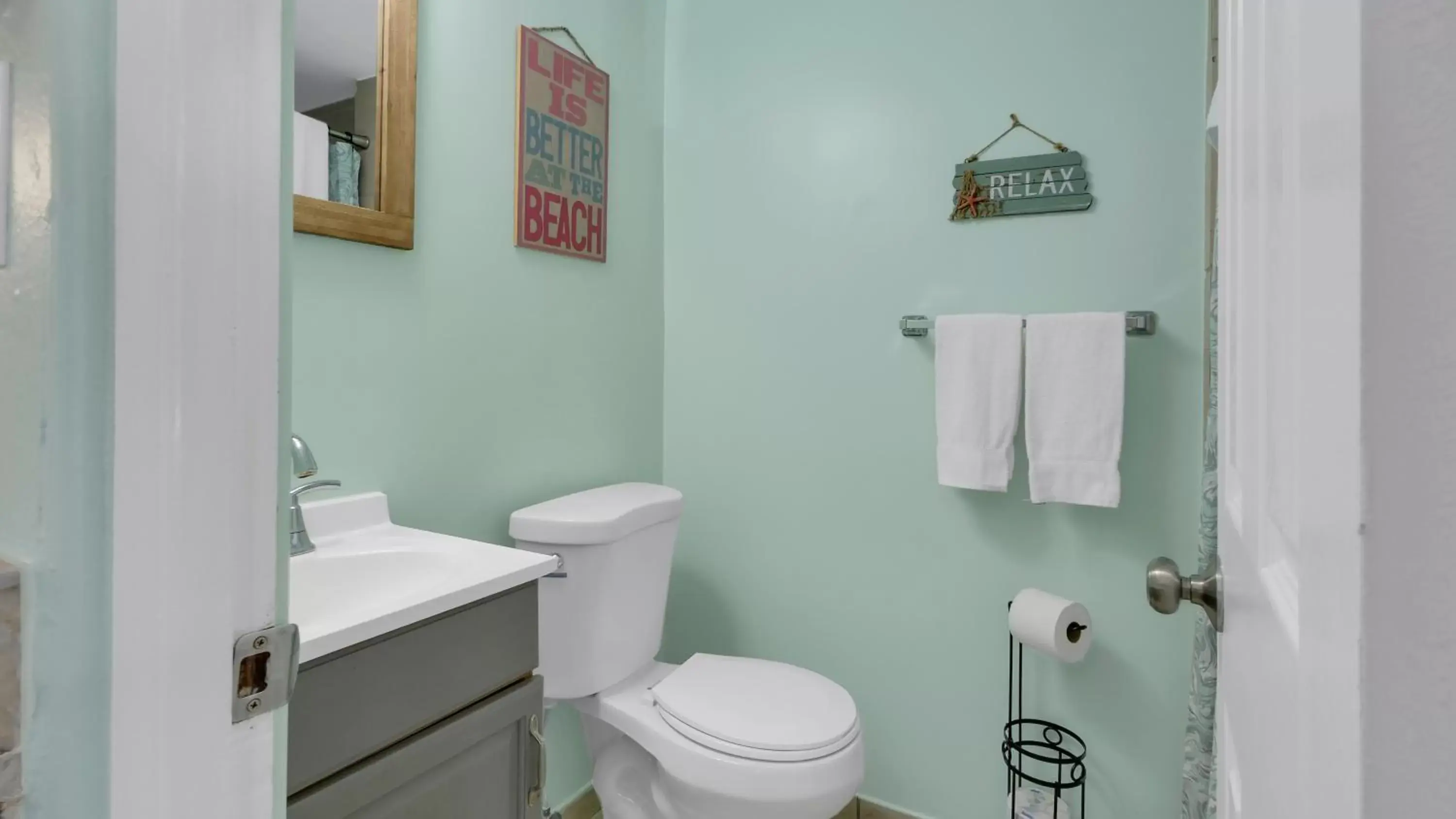 Bathroom in The Beach House - Treasure Island