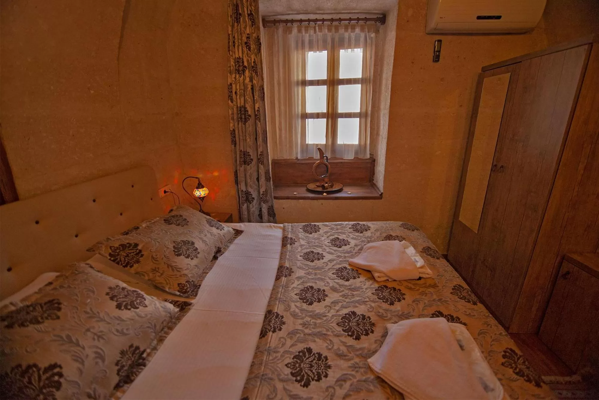 Bedroom, Bed in Diamond of Cappadocia