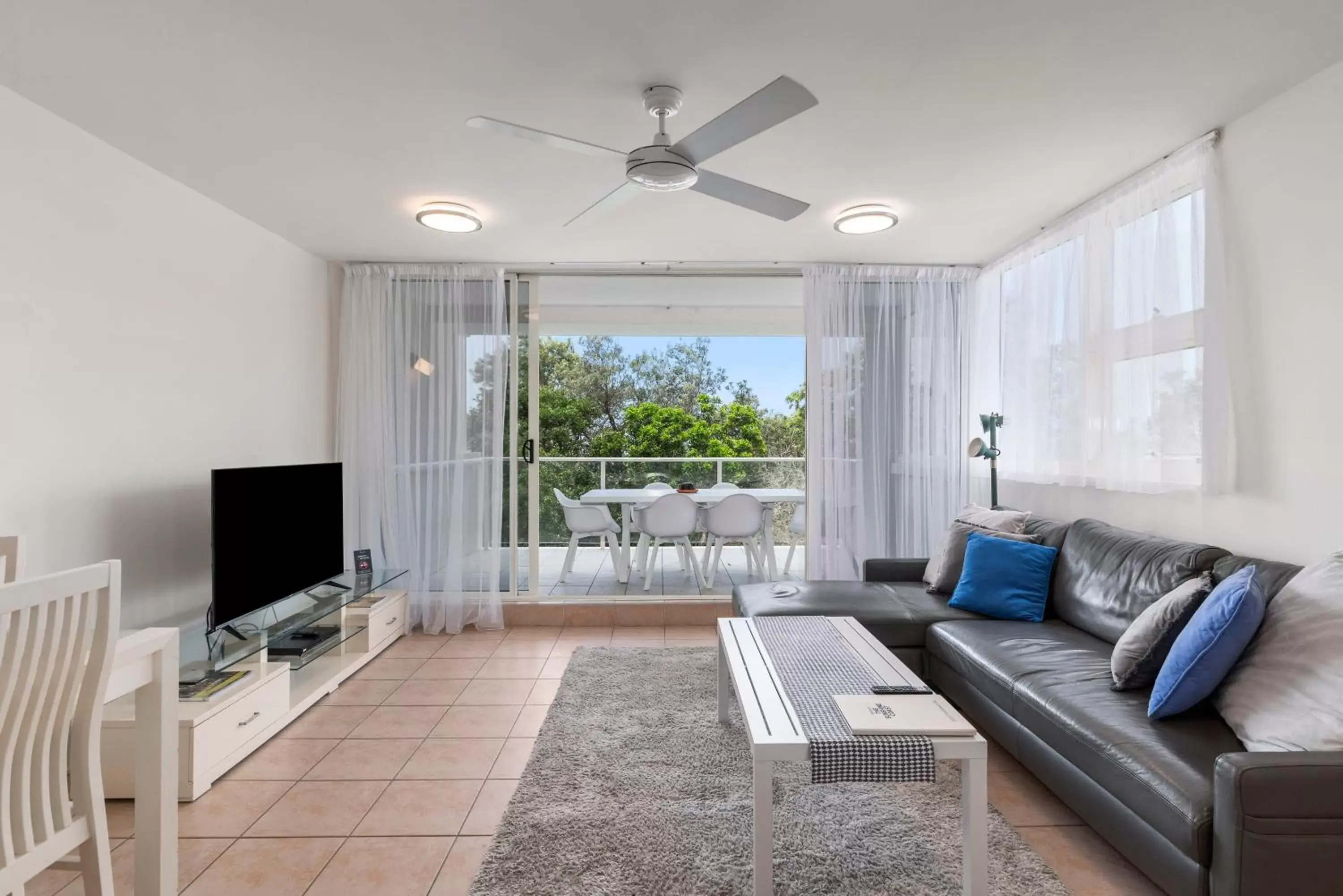 Living room, Seating Area in 84 The Spit Holiday Apartments