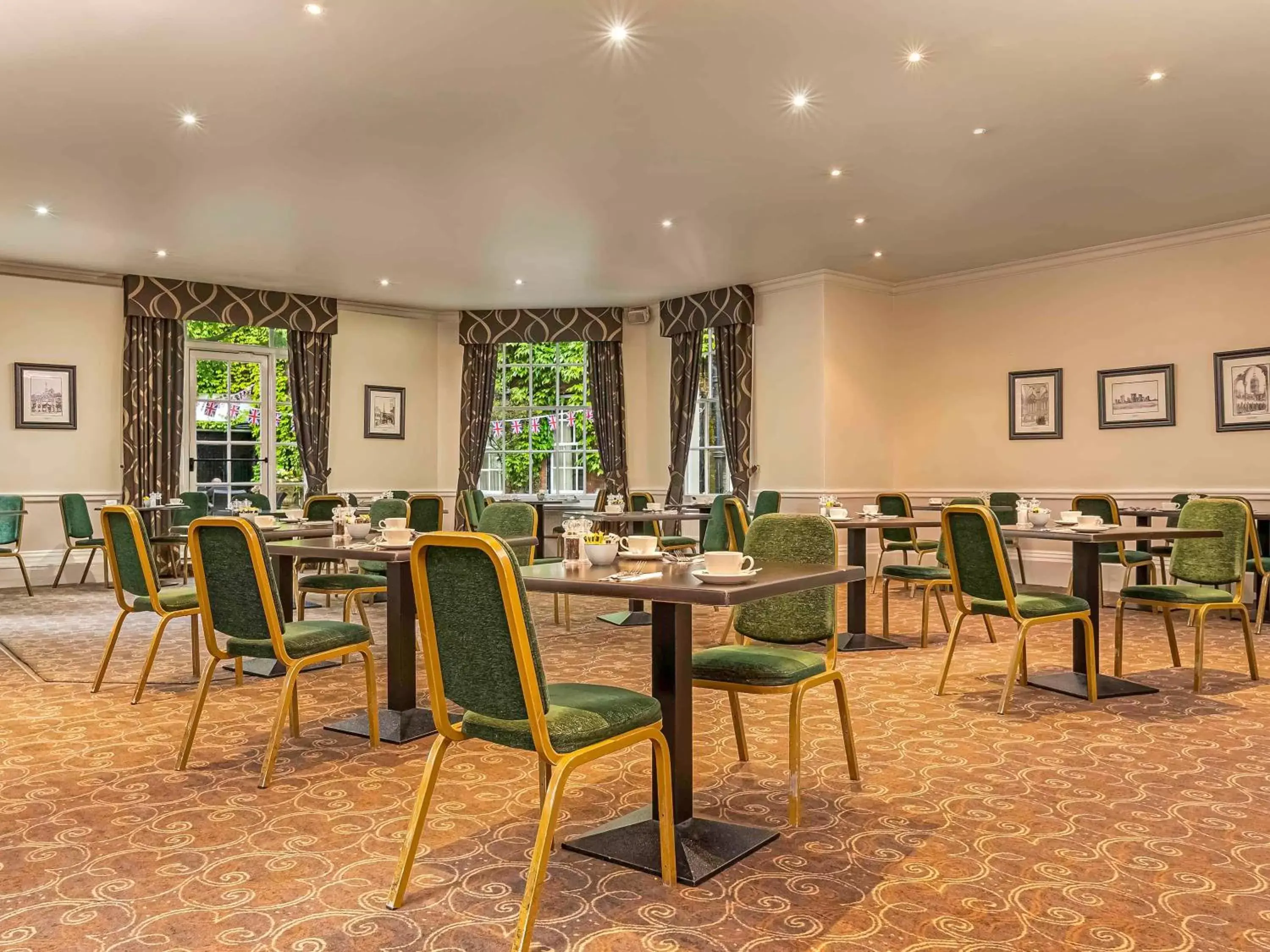 Restaurant/Places to Eat in Mercure Salisbury White Hart Hotel