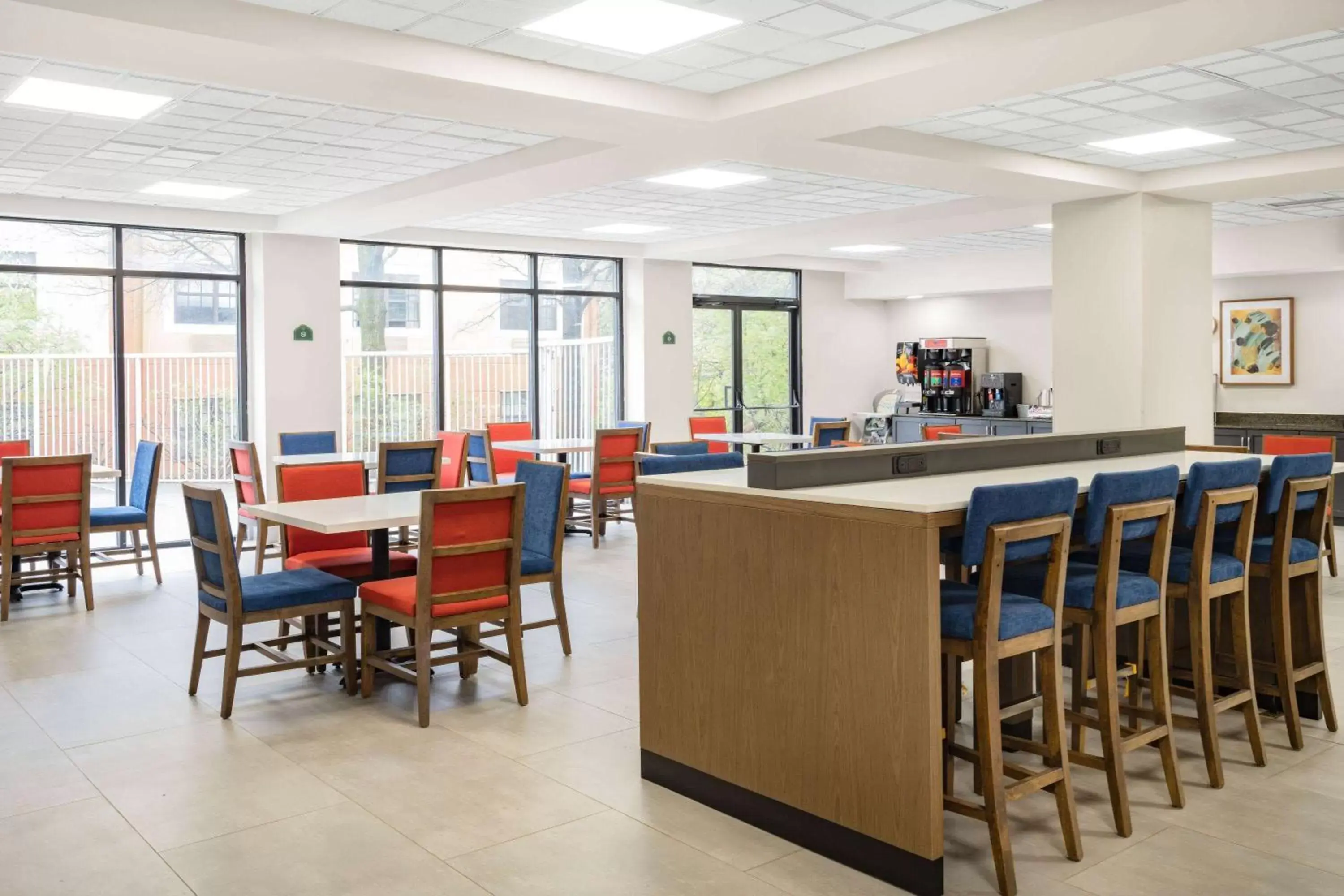 Breakfast, Restaurant/Places to Eat in Wingate by Wyndham Atlanta-Duluth