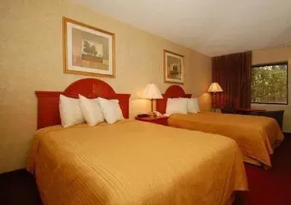 Double Room with Two Double Beds - Smoking in Quality Inn Petersburg Near Fort Gregg-Adams