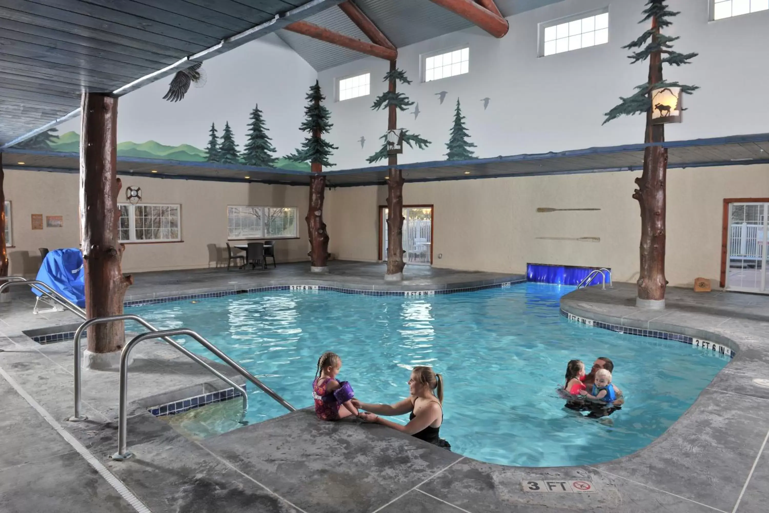 Swimming Pool in Stoney Creek Hotel La Crosse - Onalaska