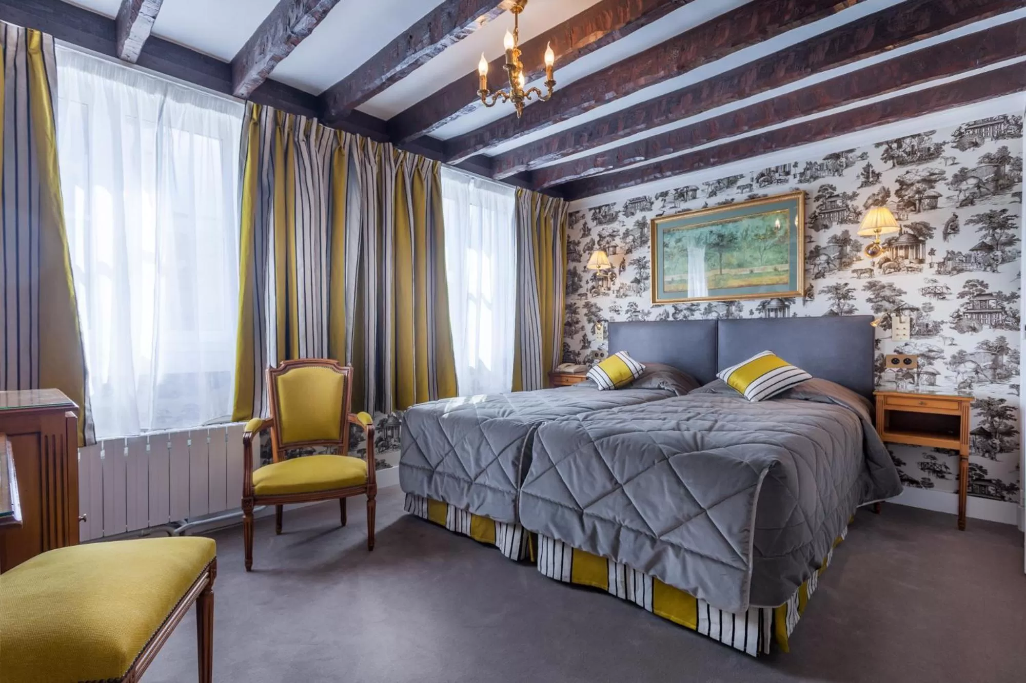 Day, Bed in Grand Hôtel de L'Univers Saint-Germain