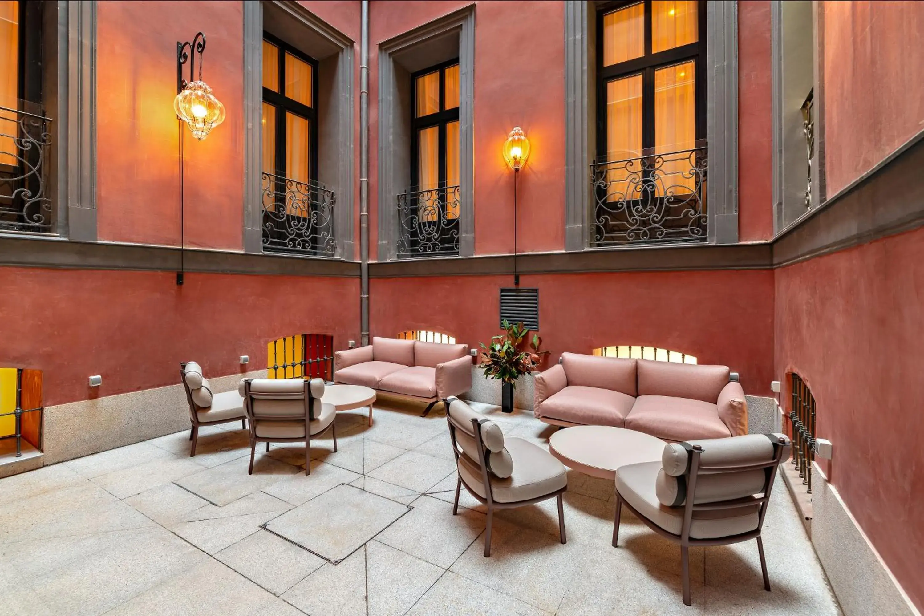 Seating area, Lobby/Reception in CoolRooms Palacio de Atocha