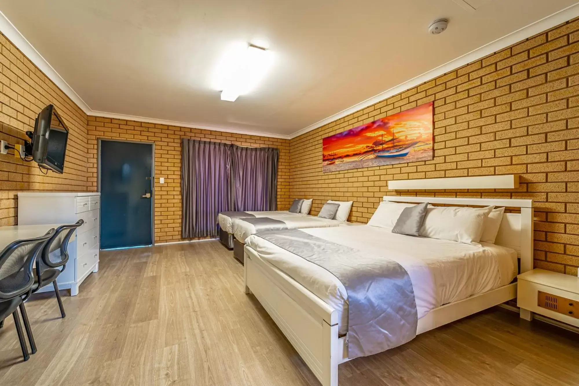 Property building, Bed in Carnarvon Motel Property building, Bed in Carnarvon Motel
