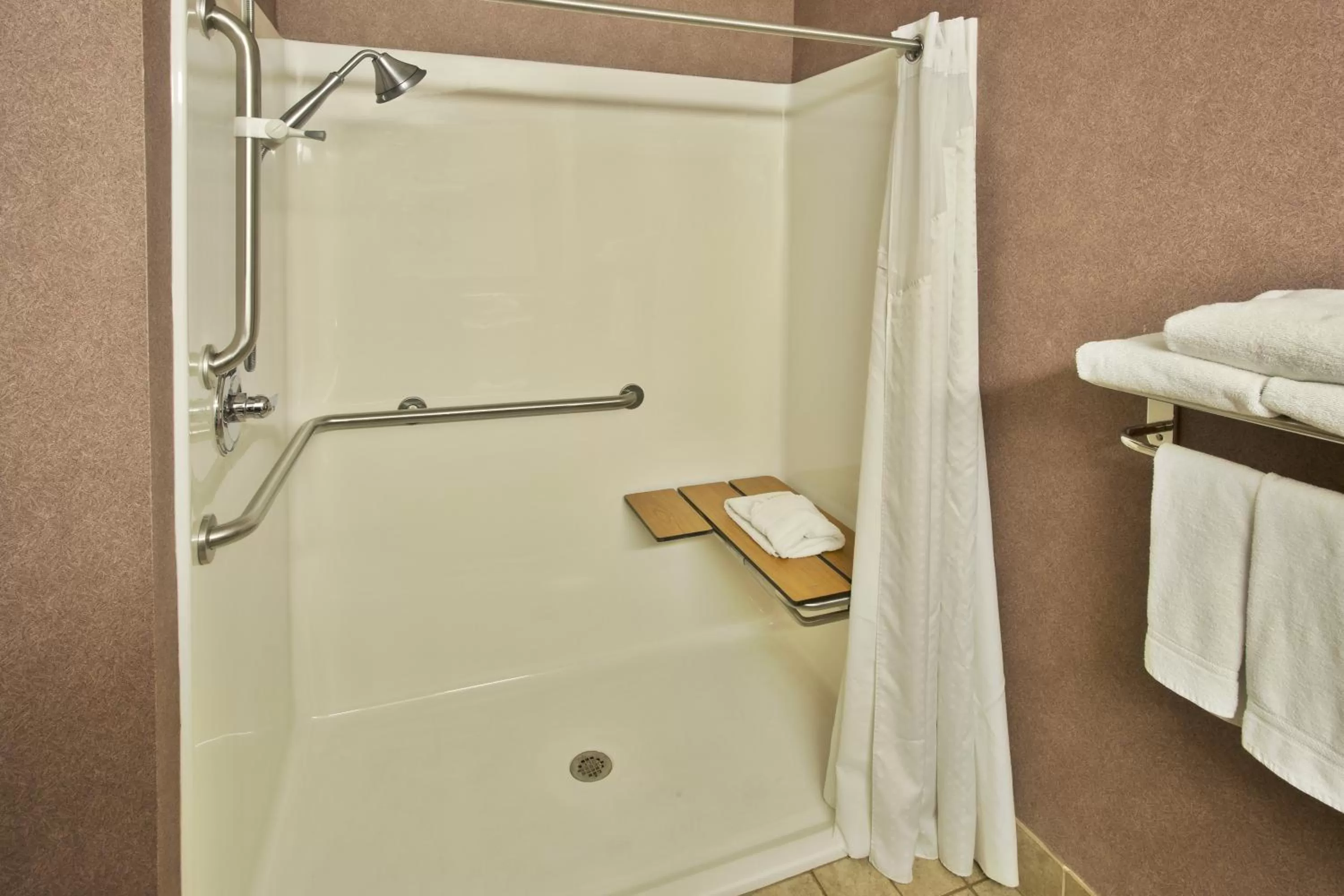 Bathroom in Holiday Inn Express Hotel & Suites Woodhaven by IHG