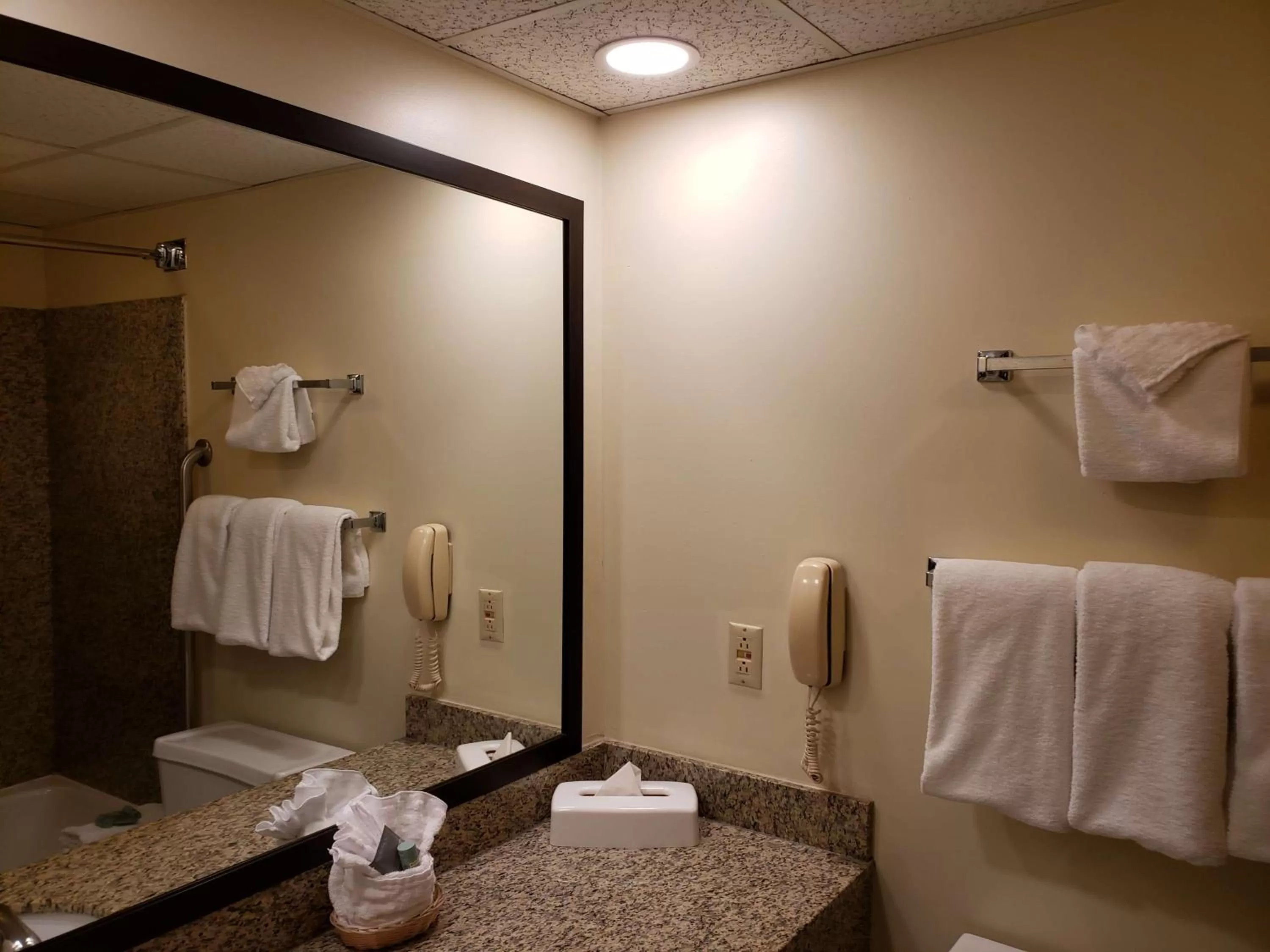 Photo of the whole room in Best Western Merry Manor Inn