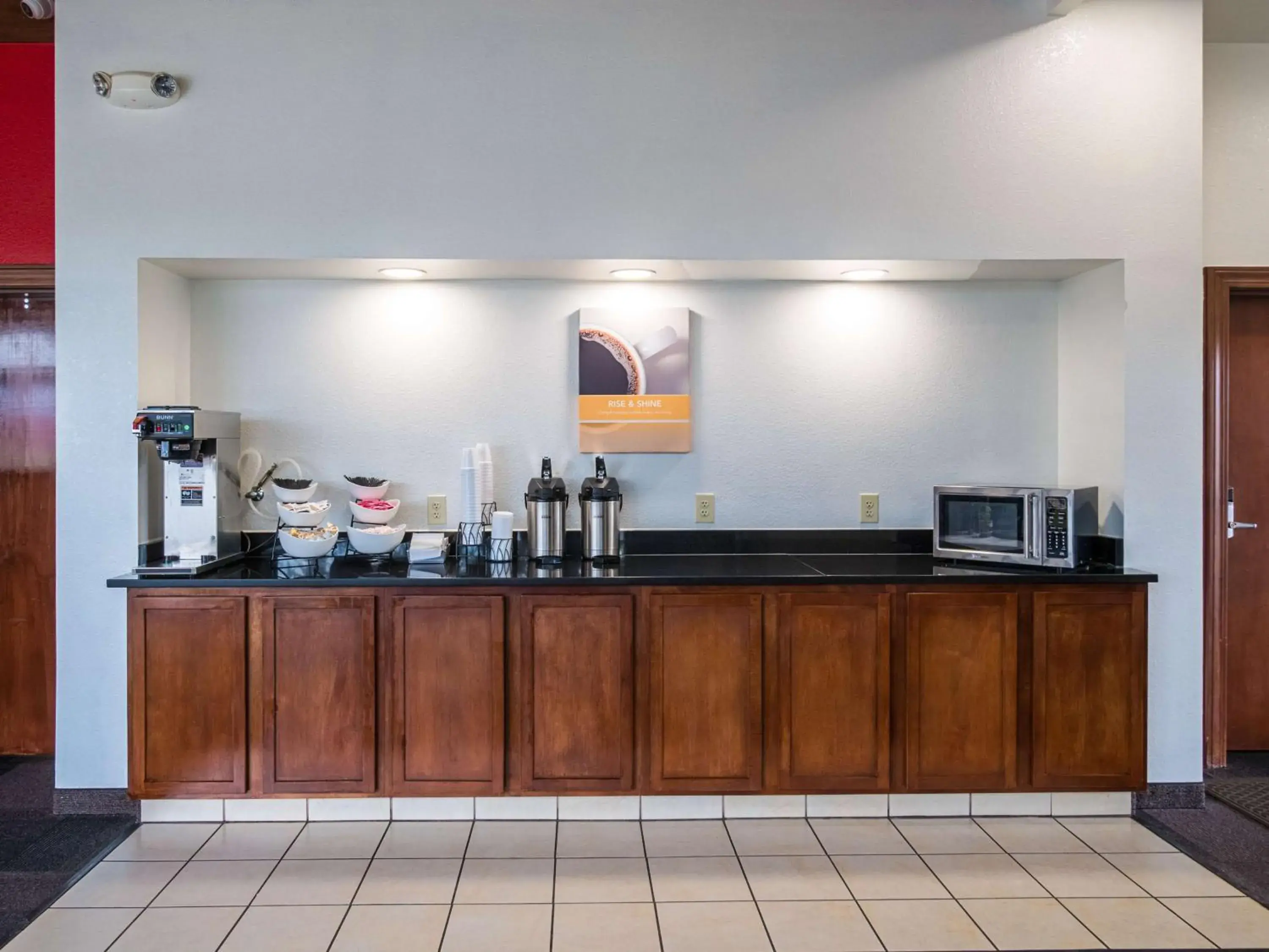 Property building in Motel 6-Columbus, OH - OSU