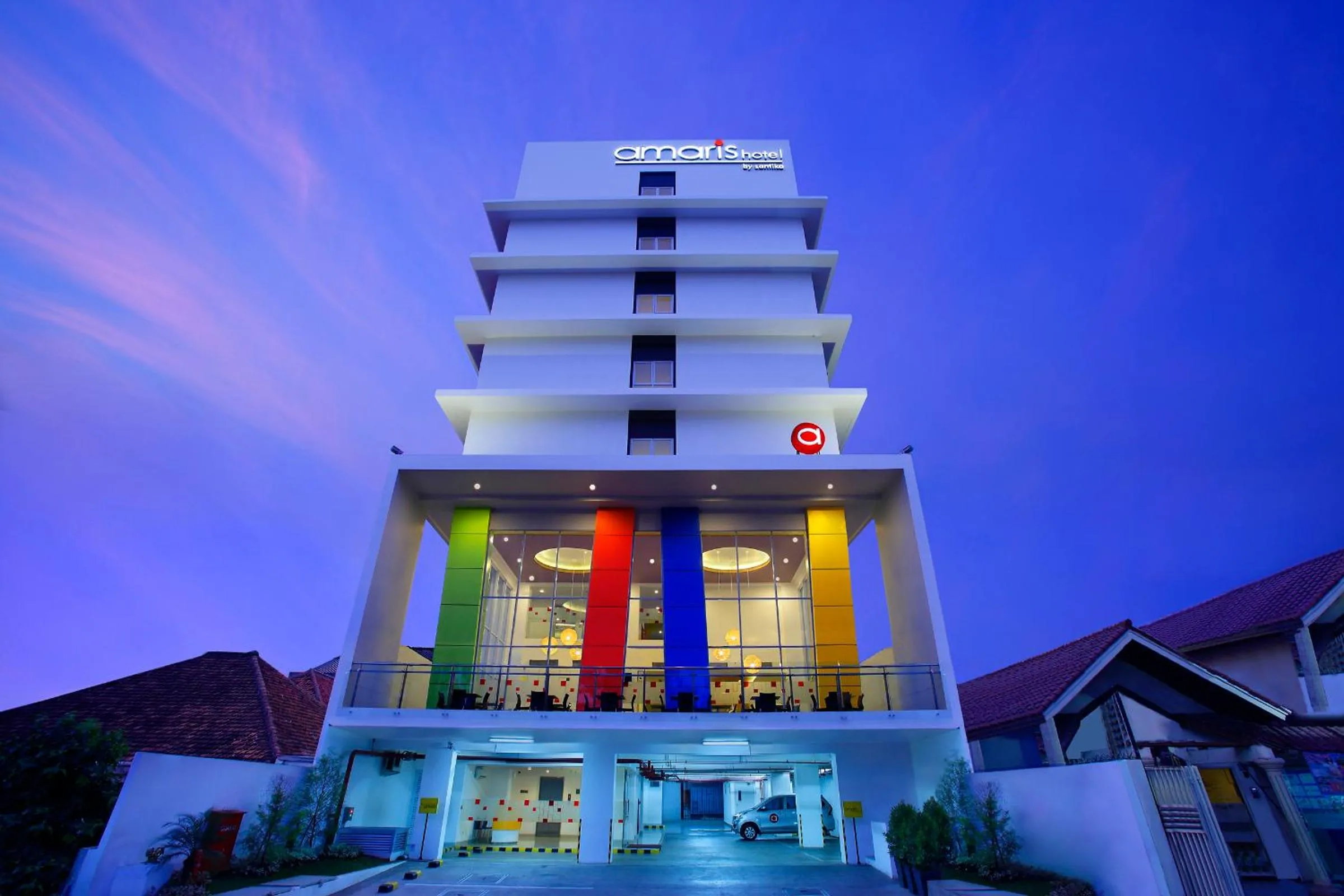 Facade/entrance in Amaris Hotel Dr. Susilo Grogol
