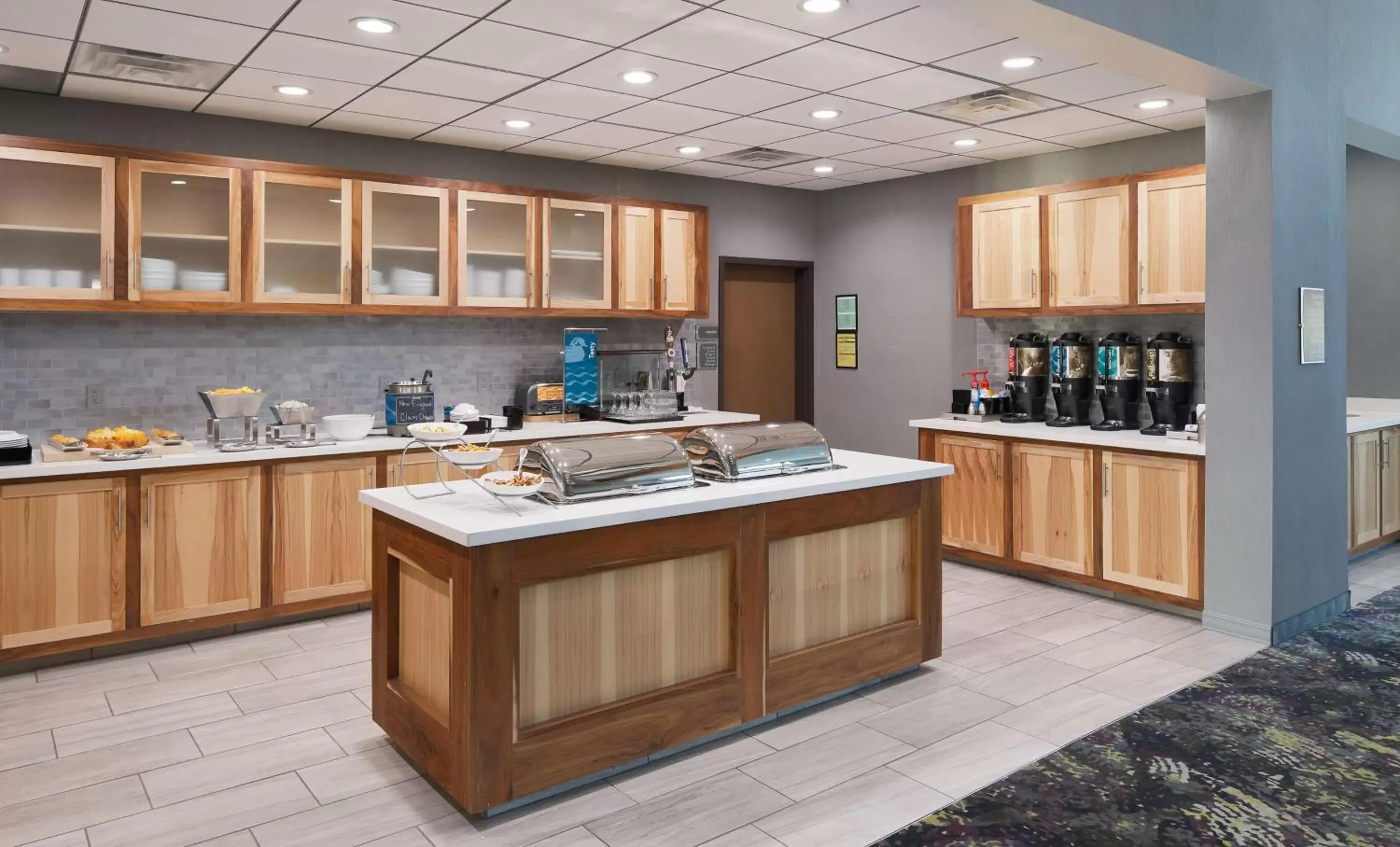 Dining area, Kitchen/Kitchenette in Homewood Suites By Hilton Topeka