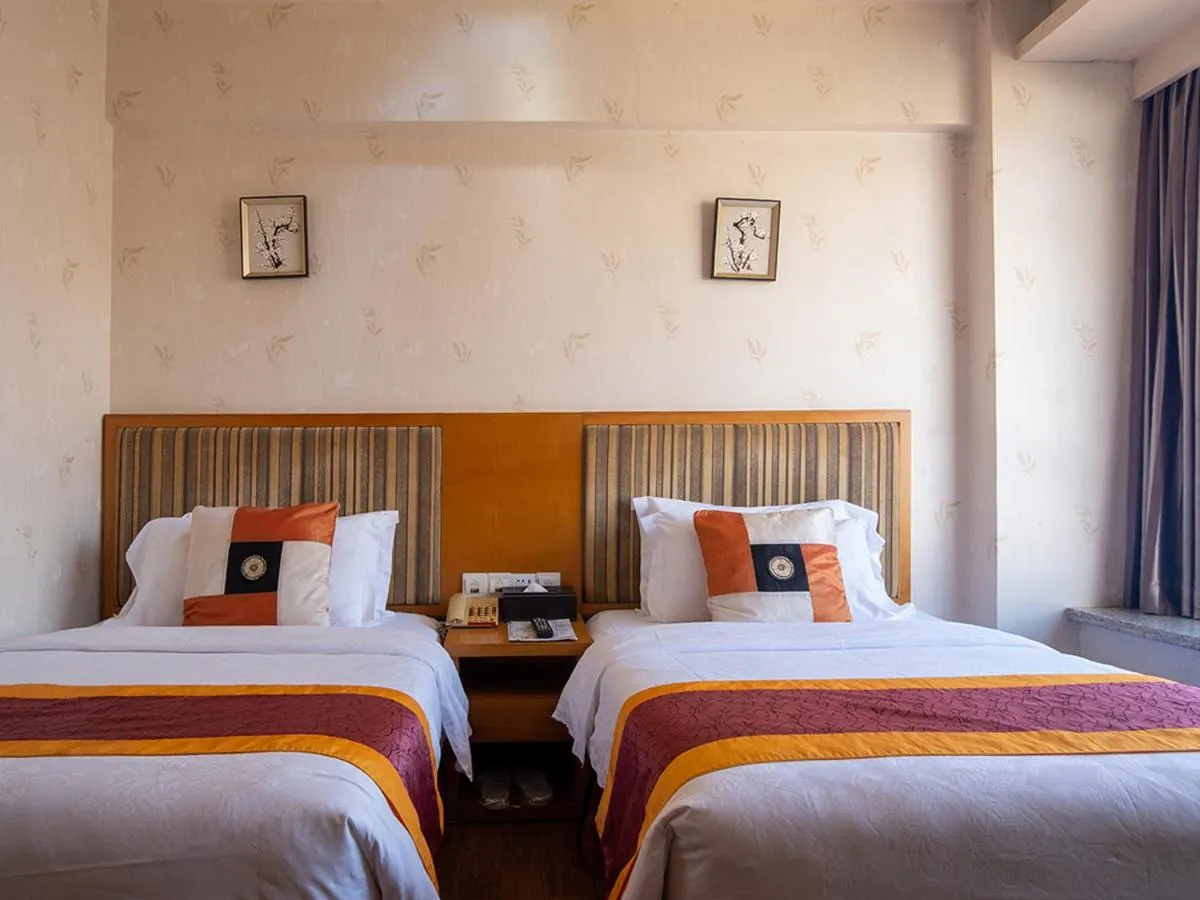 Bed in Guangzhou The Royal Garden Hotel