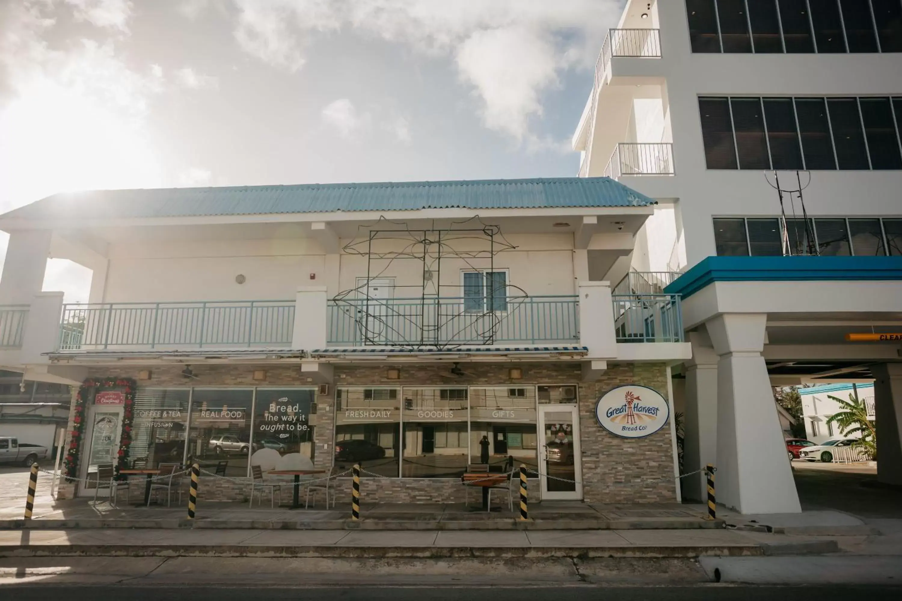 Property Building in Surfrider Resort Hotel