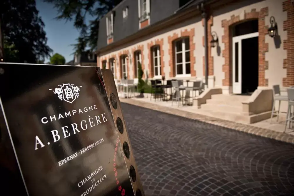 Facade/entrance, Property Building in Champagne André Bergère