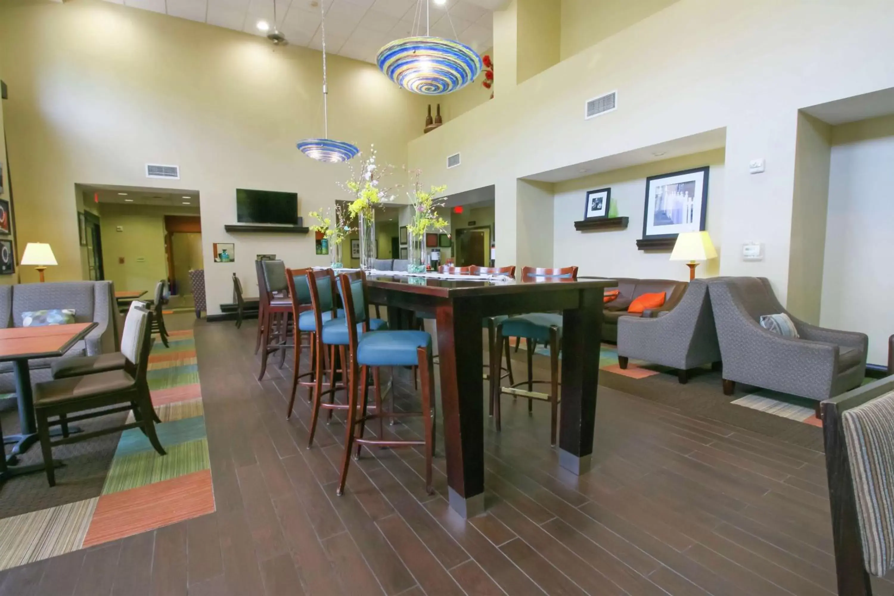 Lobby or reception, Restaurant/Places to Eat in Hampton Inn & Suites Flowery Branch