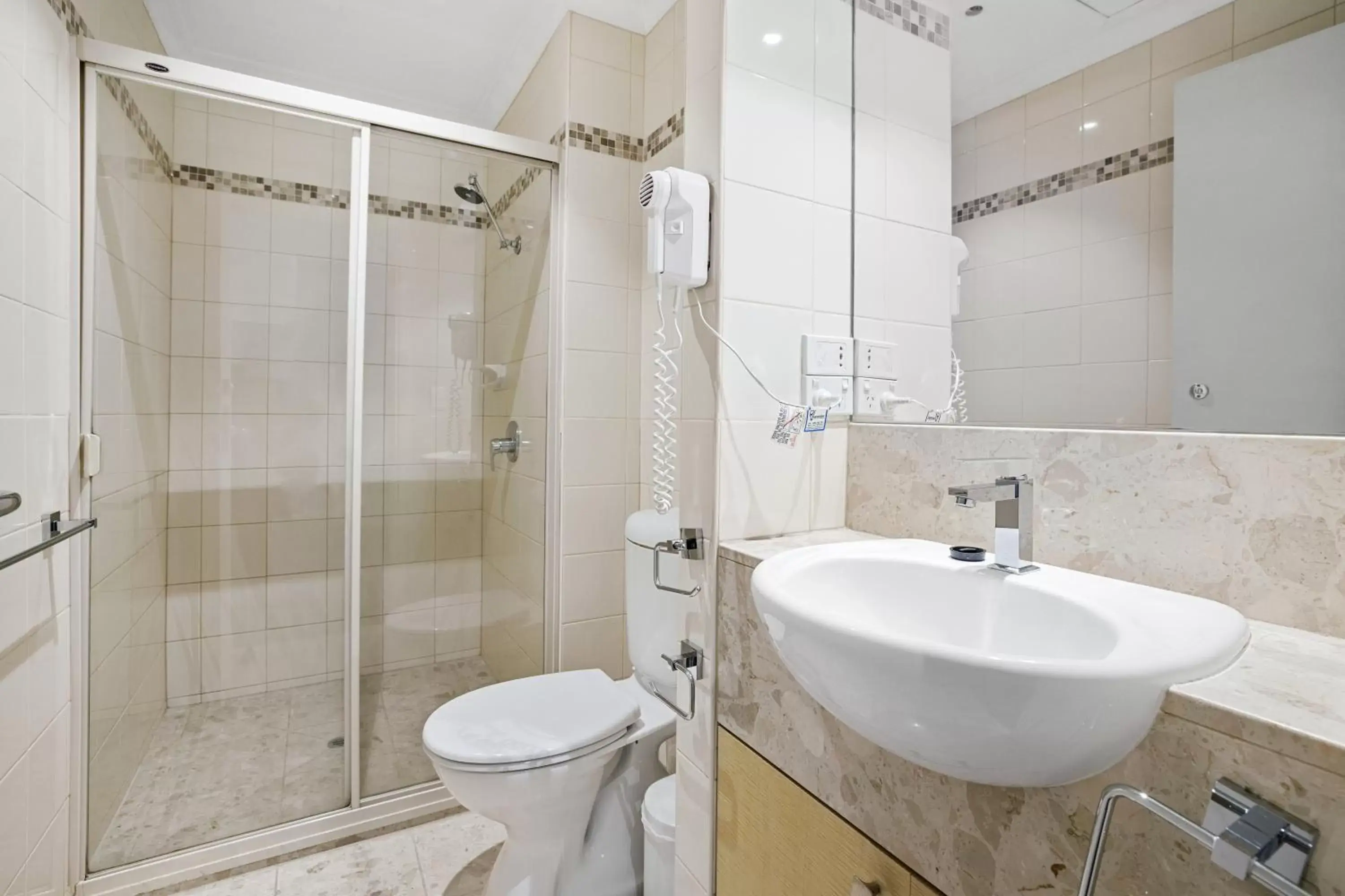 Bathroom in Clarion Suites Gateway