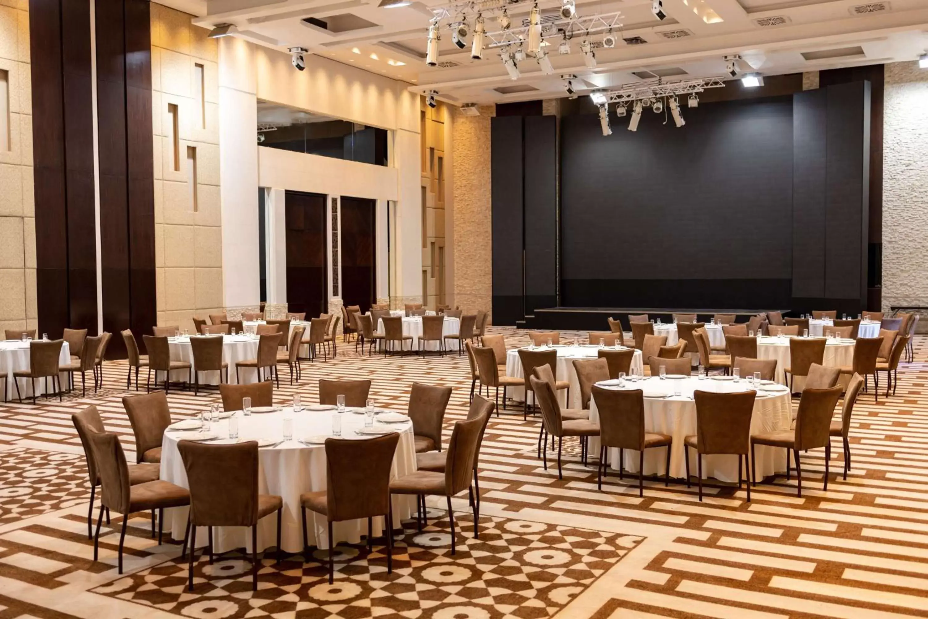 Meeting/conference room, Restaurant/Places to Eat in Hyatt Regency Dushanbe