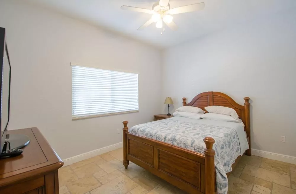 Bed in Vistalmar Beach Resort