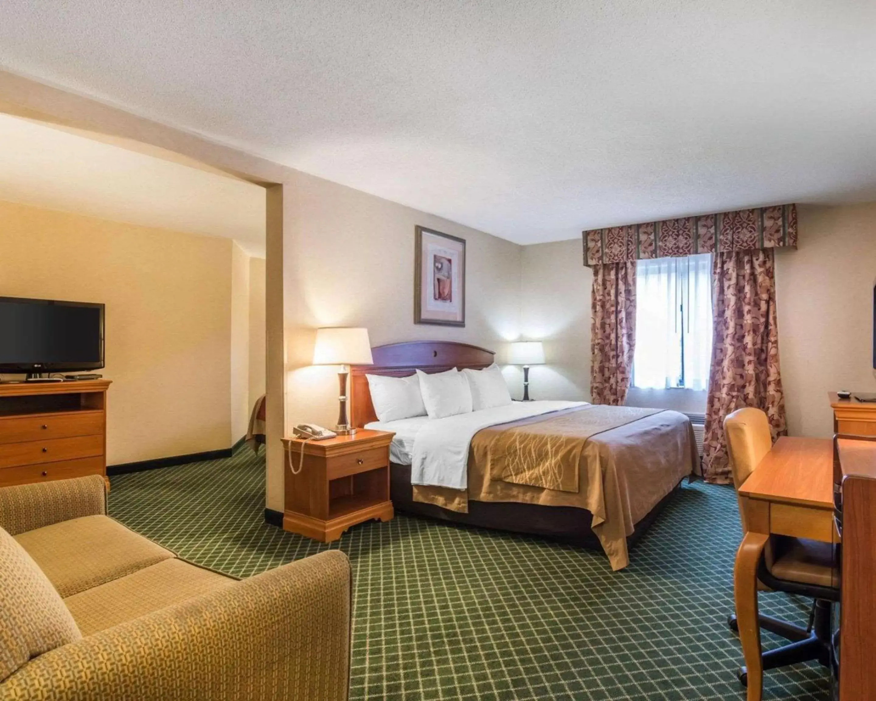 Photo of the whole room in Quality Inn