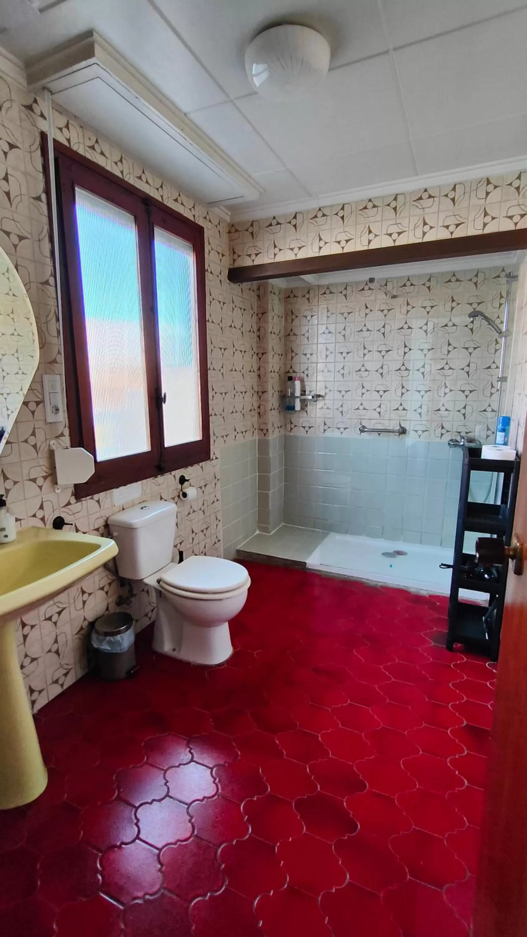 Bathroom in Pensión Benavente AP-7 3 min - Playa 5 min coche