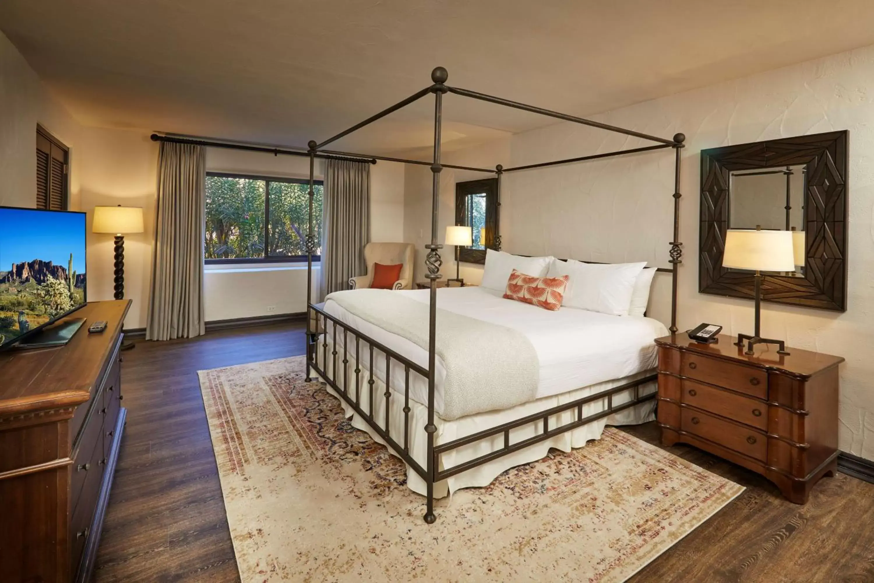 Bedroom, Bed in The Scottsdale Resort at McCormick Ranch