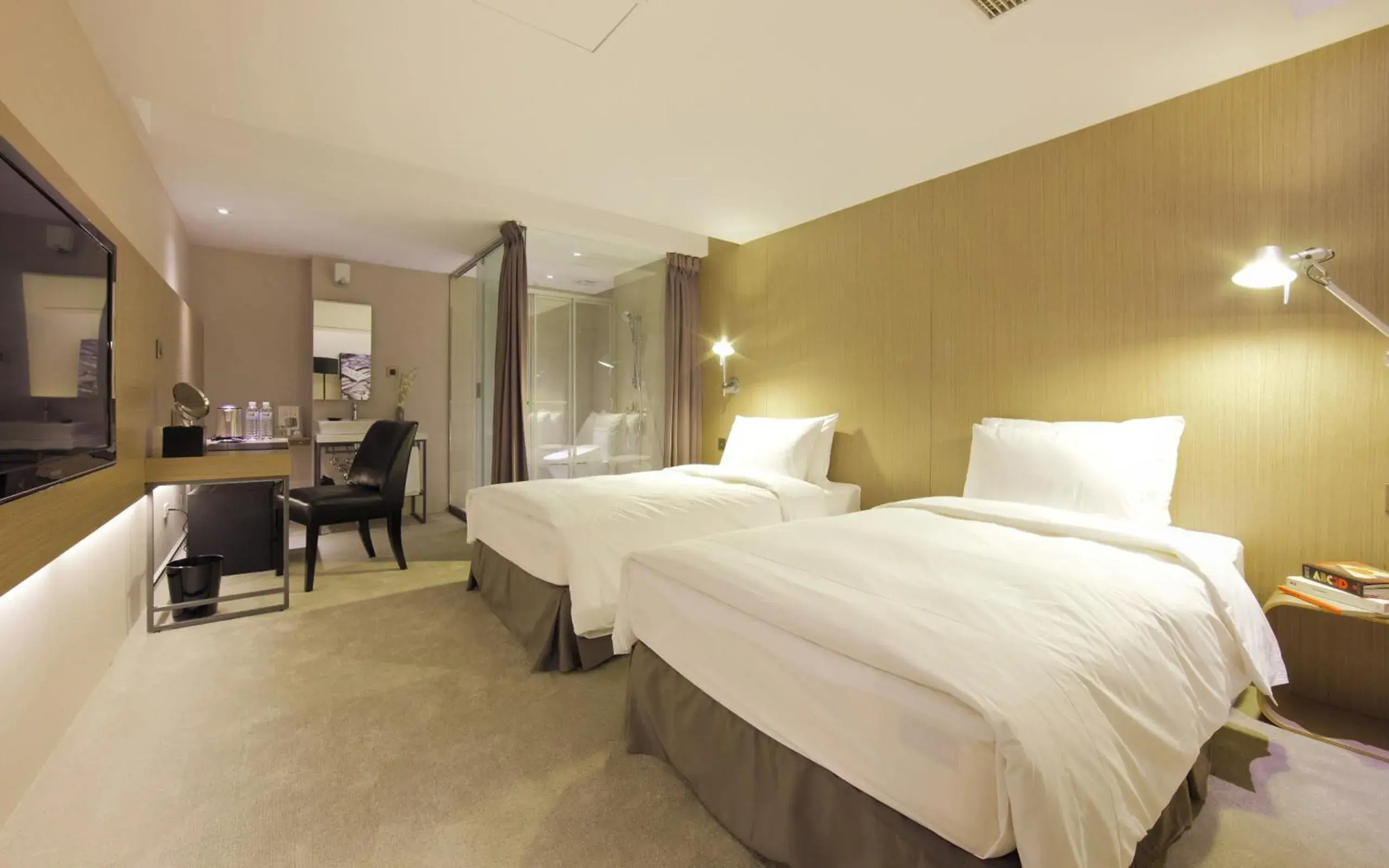 Photo of the whole room, Bed in Hotelday Taichung