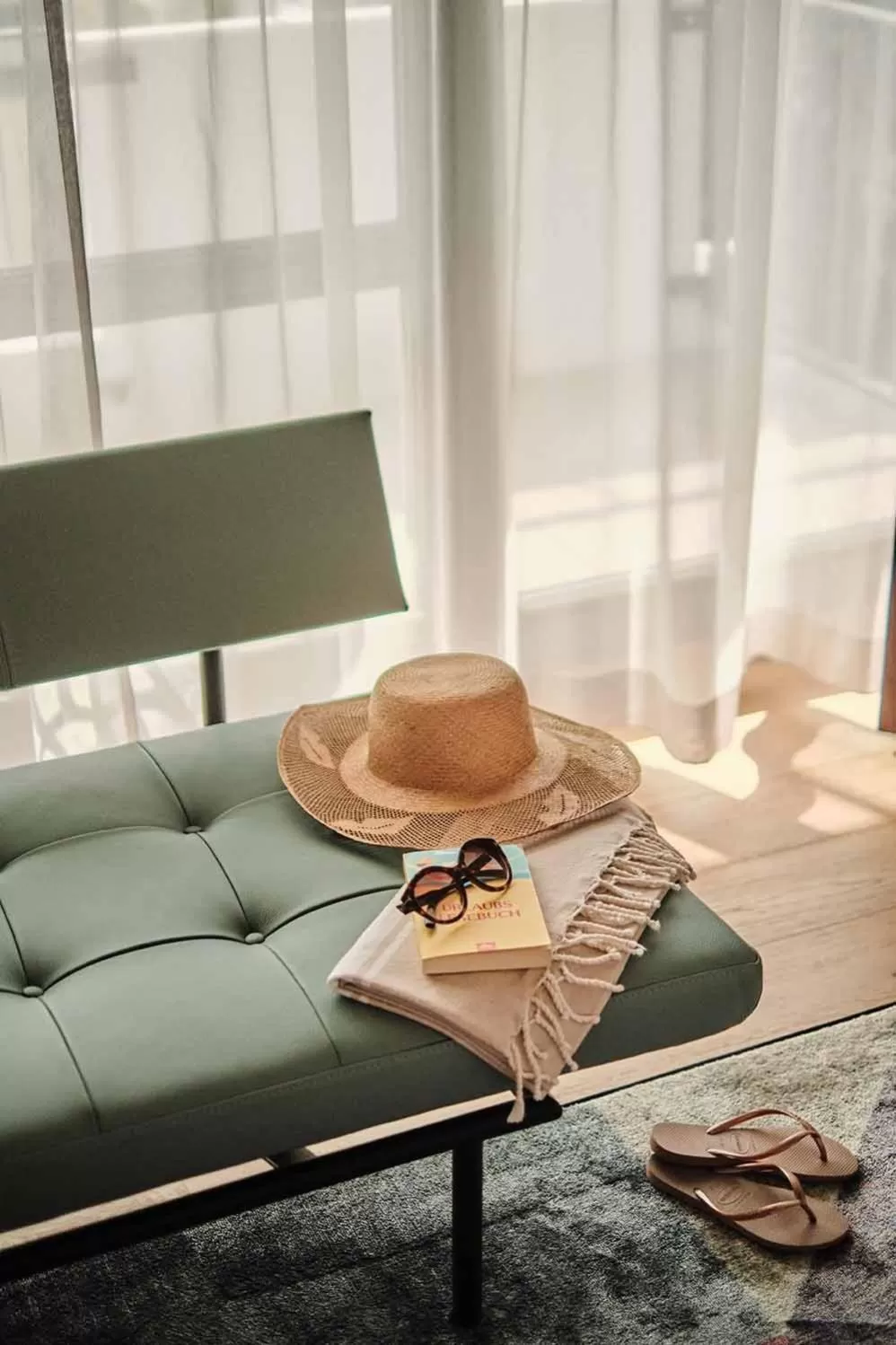 Photo of the whole room in The Flamingo