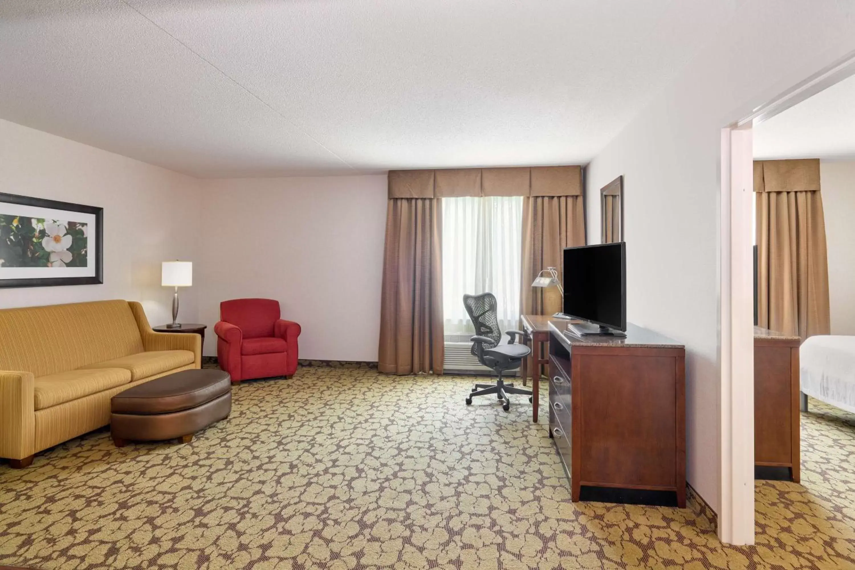 Bedroom, Seating Area in Hilton Garden Inn Hershey
