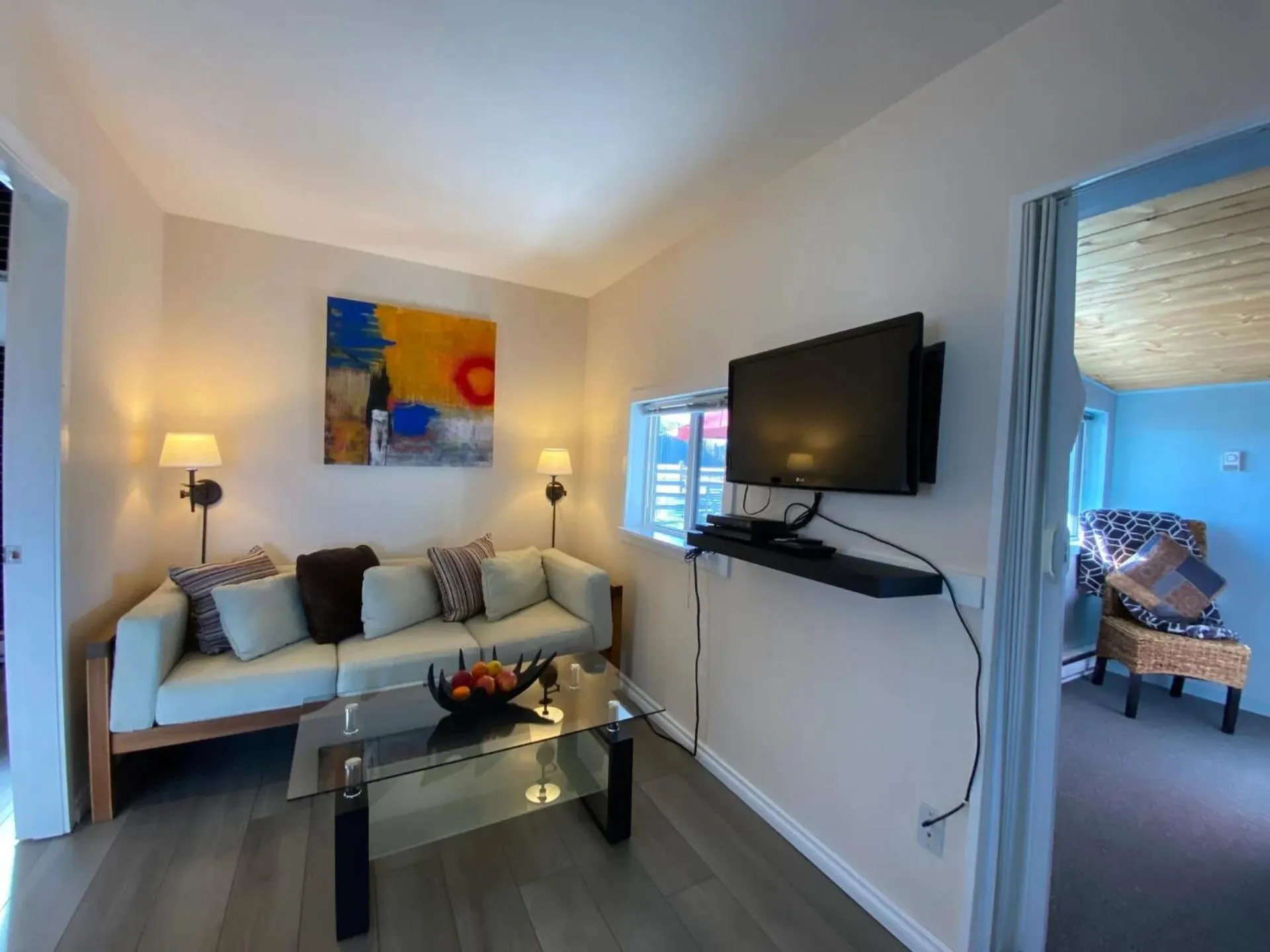 TV and multimedia in Woodhouse Cottages And Ranch