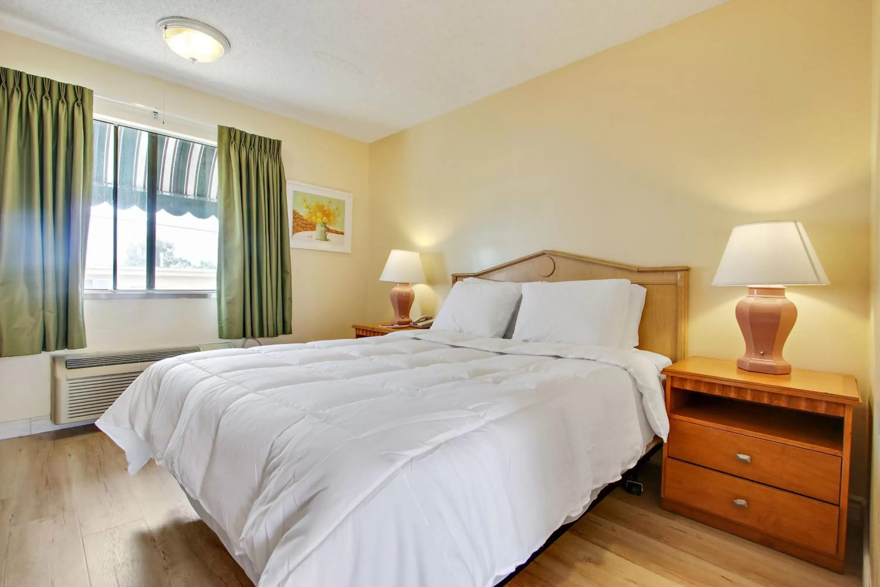 Bedroom, Bed in Rotex Western Inn
