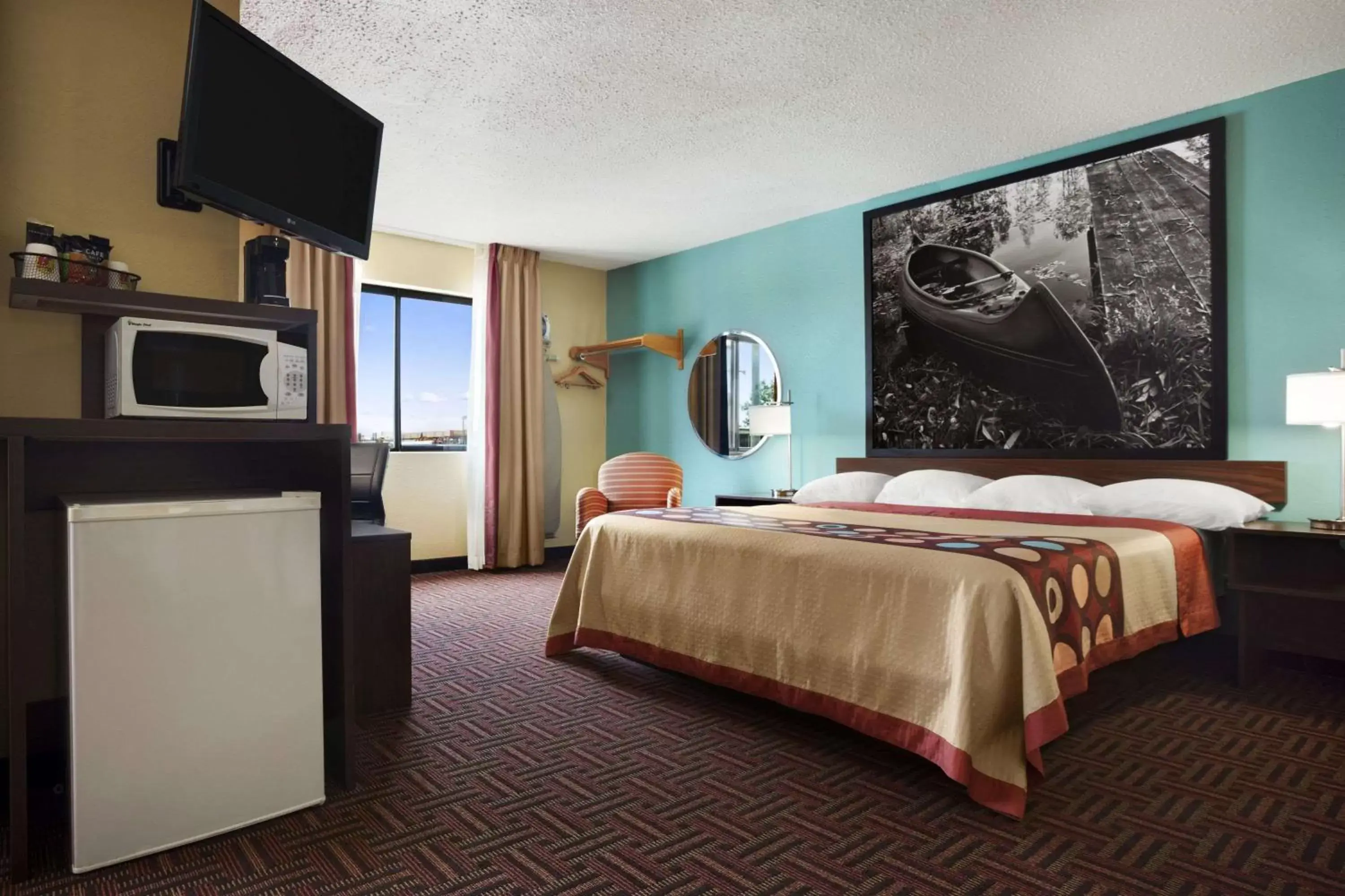 Photo of the whole room, Bed in Super 8 by Wyndham Marion