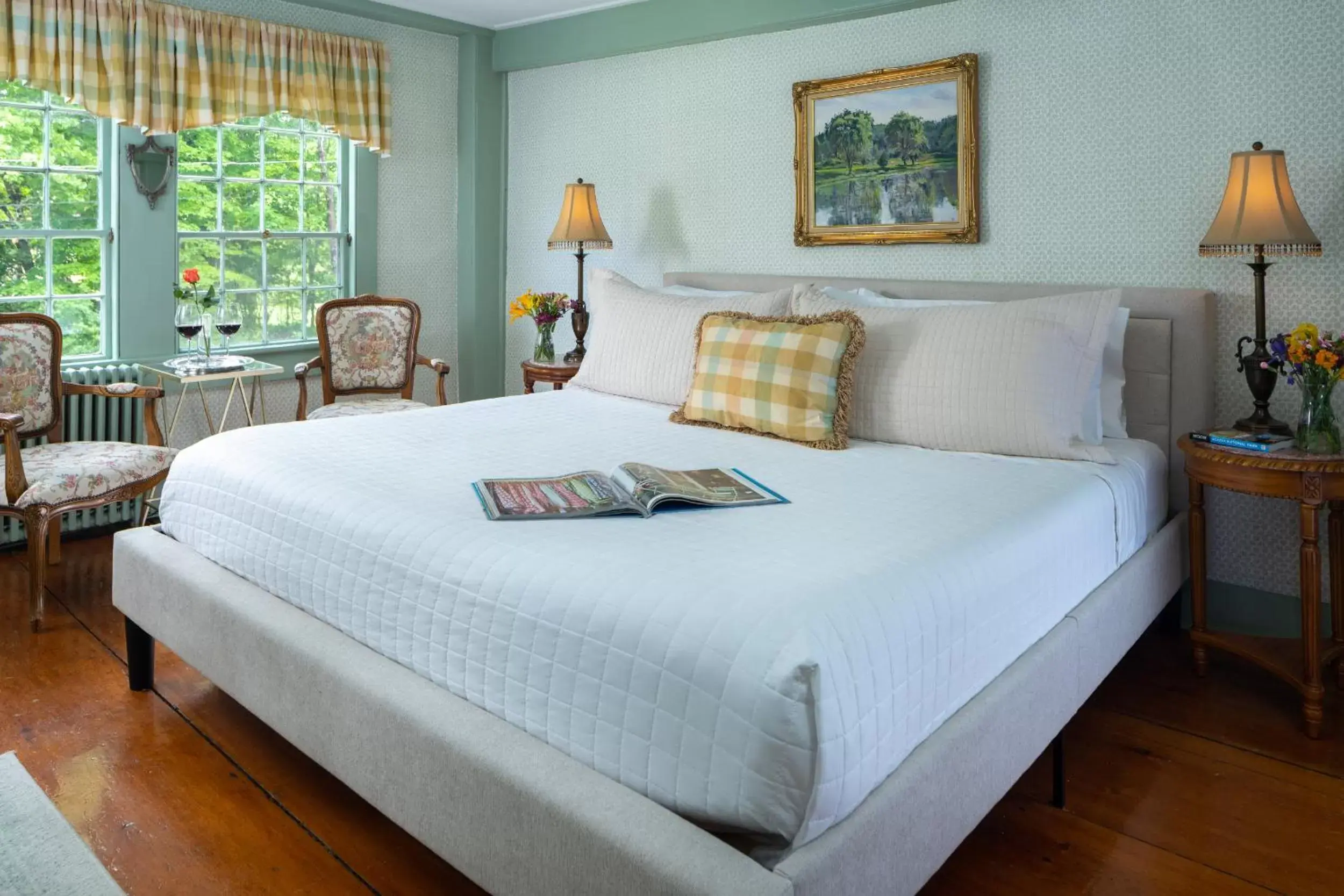 Photo of the whole room, Bed in Waldo Emerson Inn