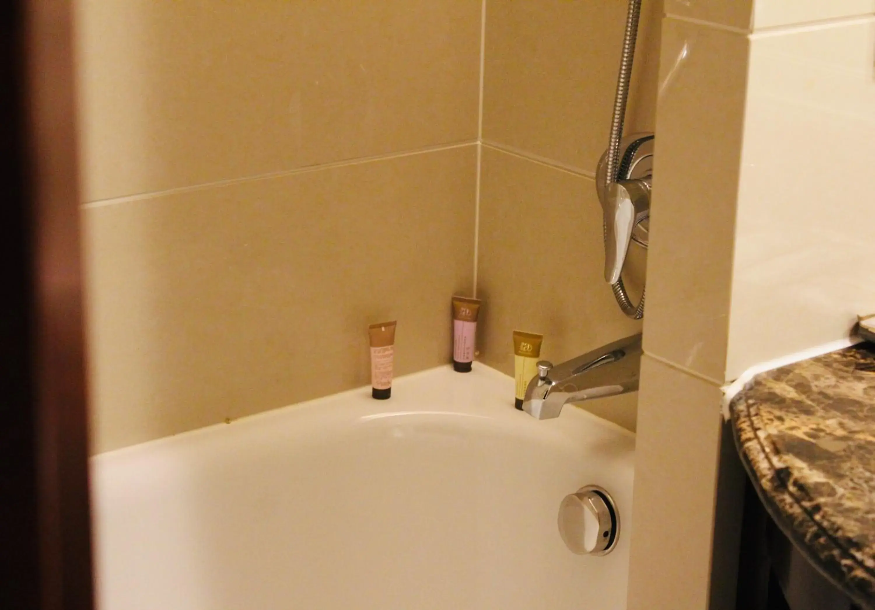 Bathroom in Tianjin Saixiang Hotel