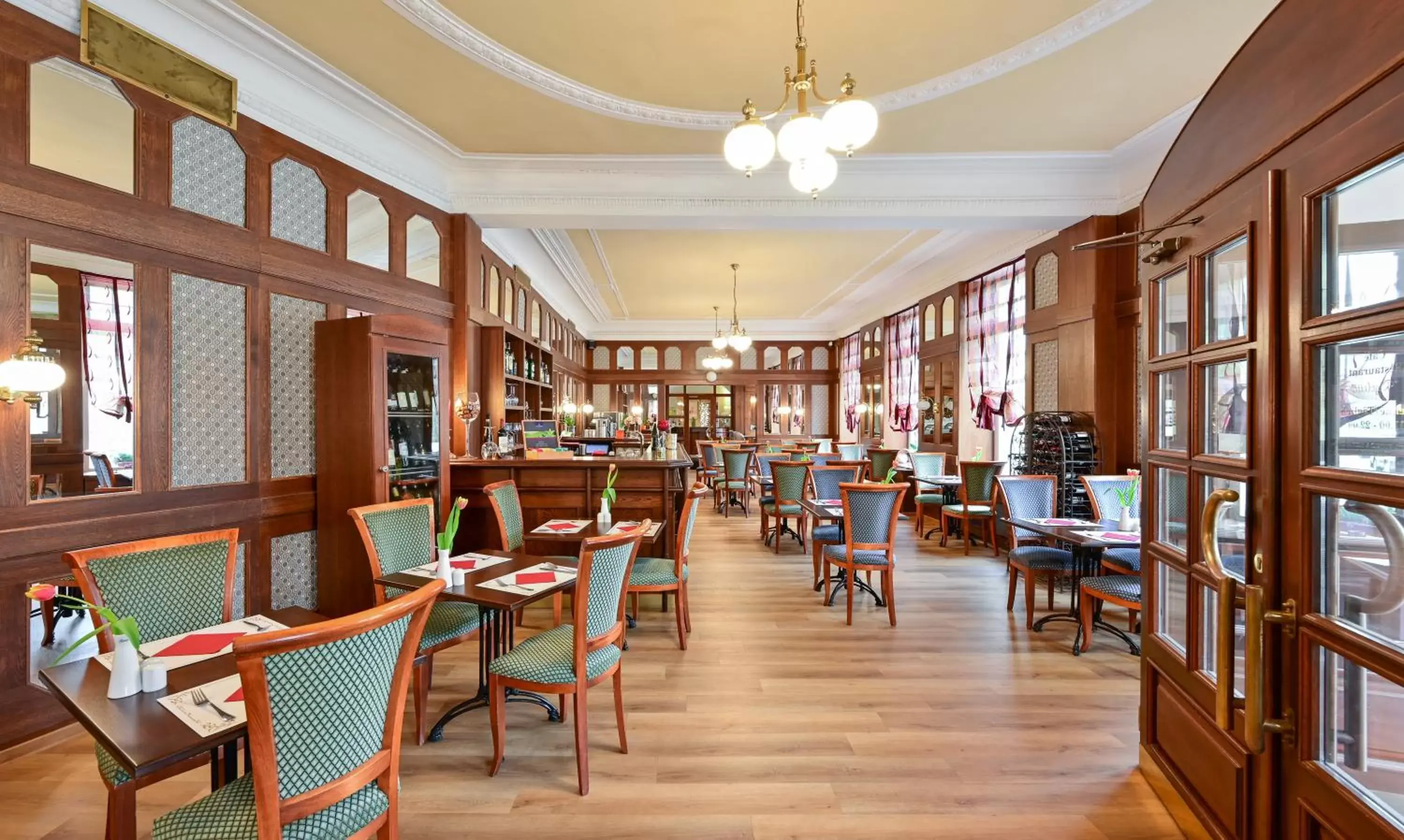 Restaurant/places to eat in Hotel Continental Restaurant/places to eat in Hotel Continental