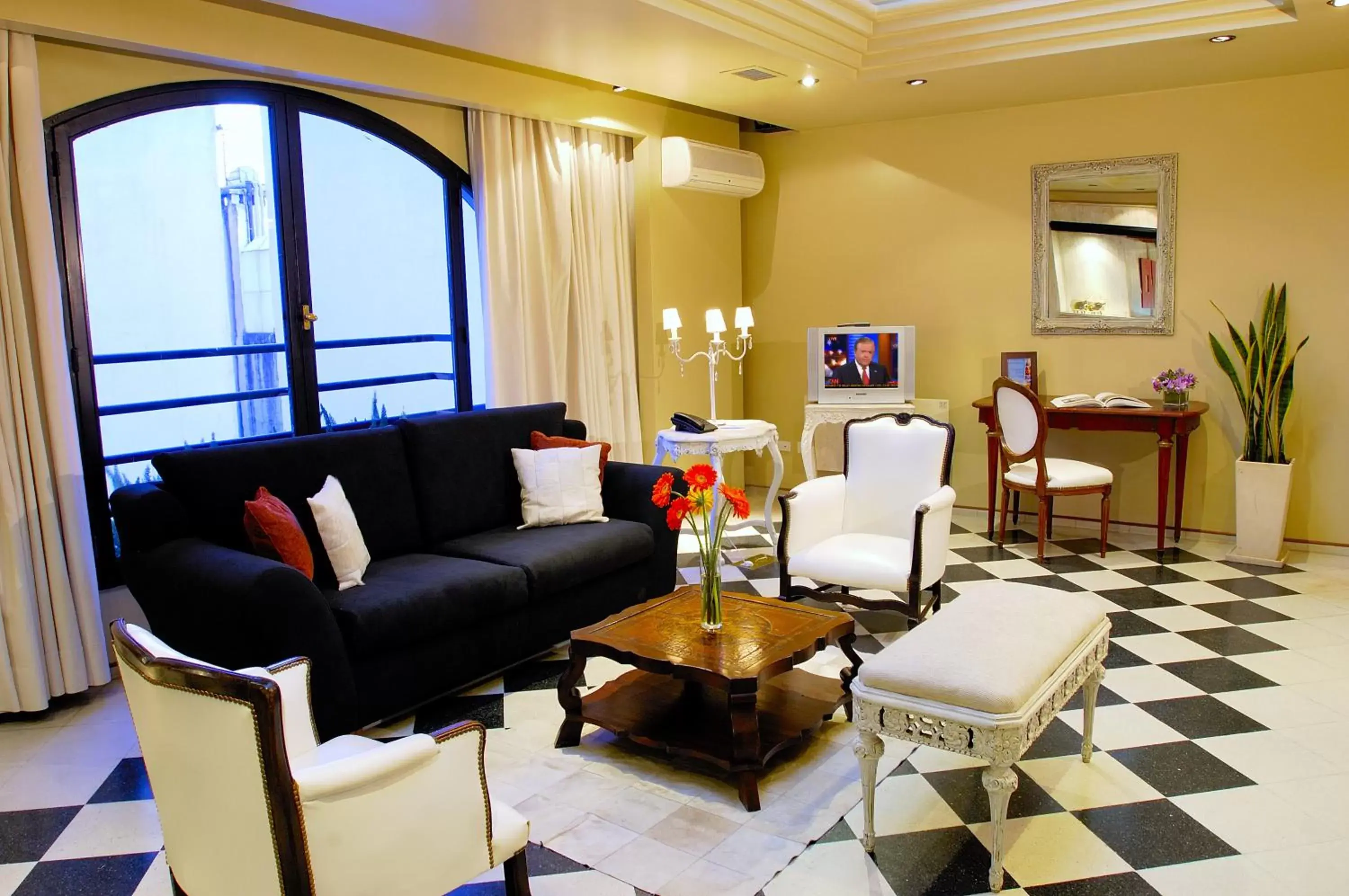 Living room, Seating Area in Ulises Recoleta Suites