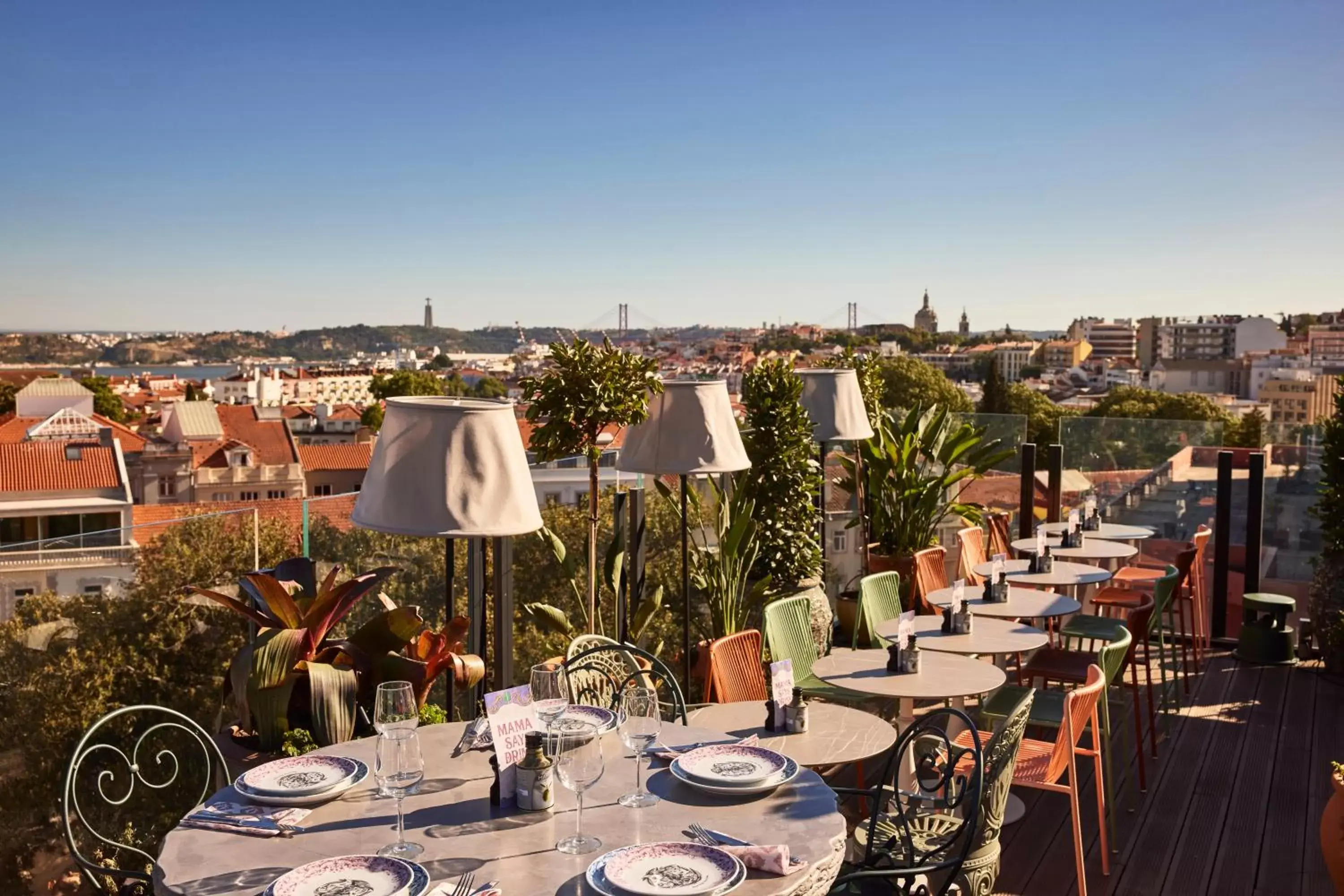 Balcony/Terrace, Restaurant/Places to Eat in Mama Shelter Lisboa