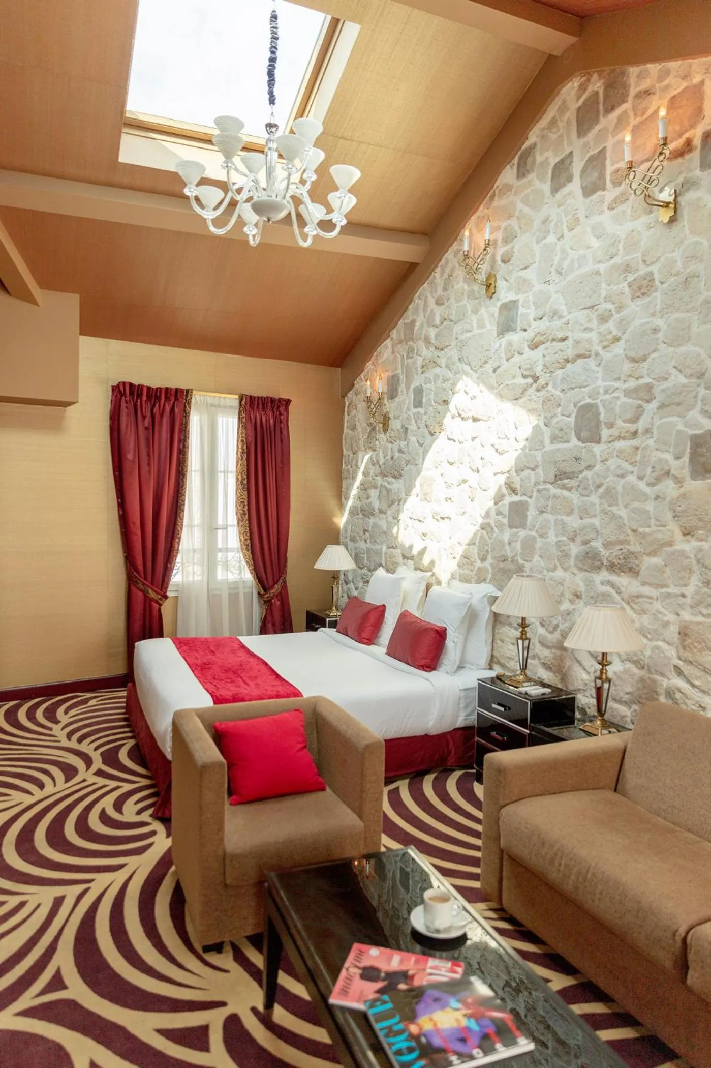 Bed in Hotel Du Beaumont