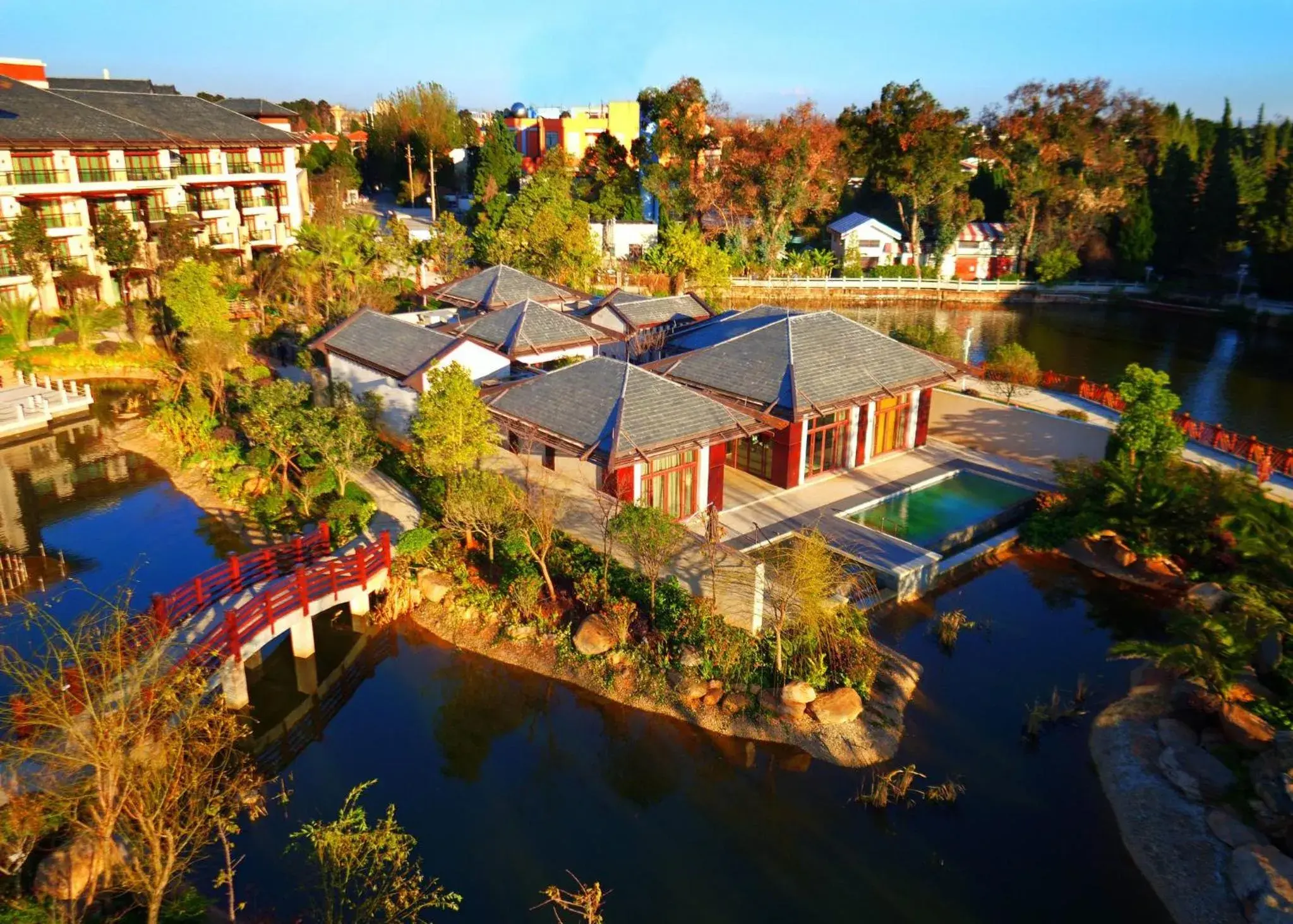 Photo of the whole room, Bird's-eye View in HUALUXE Hotels & Resorts Kunming, an IHG Hotel