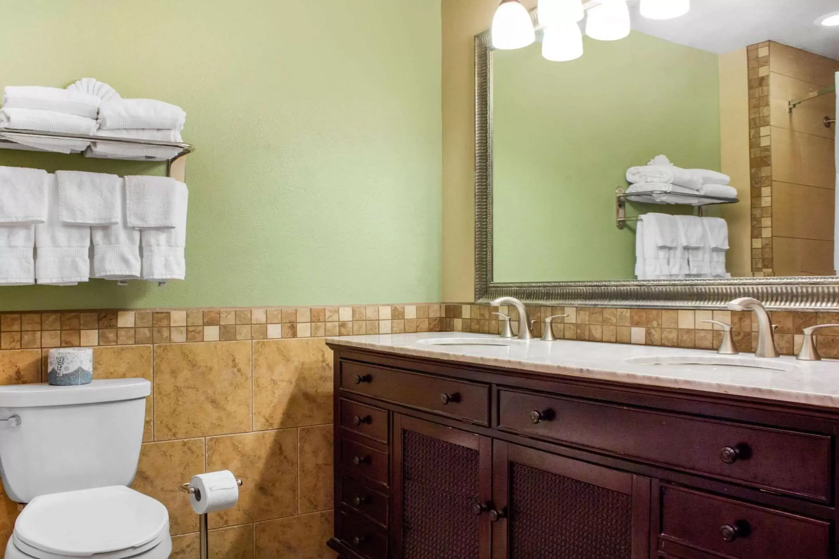 Photo of the whole room, Bathroom in Comfort Inn & Suites Durango