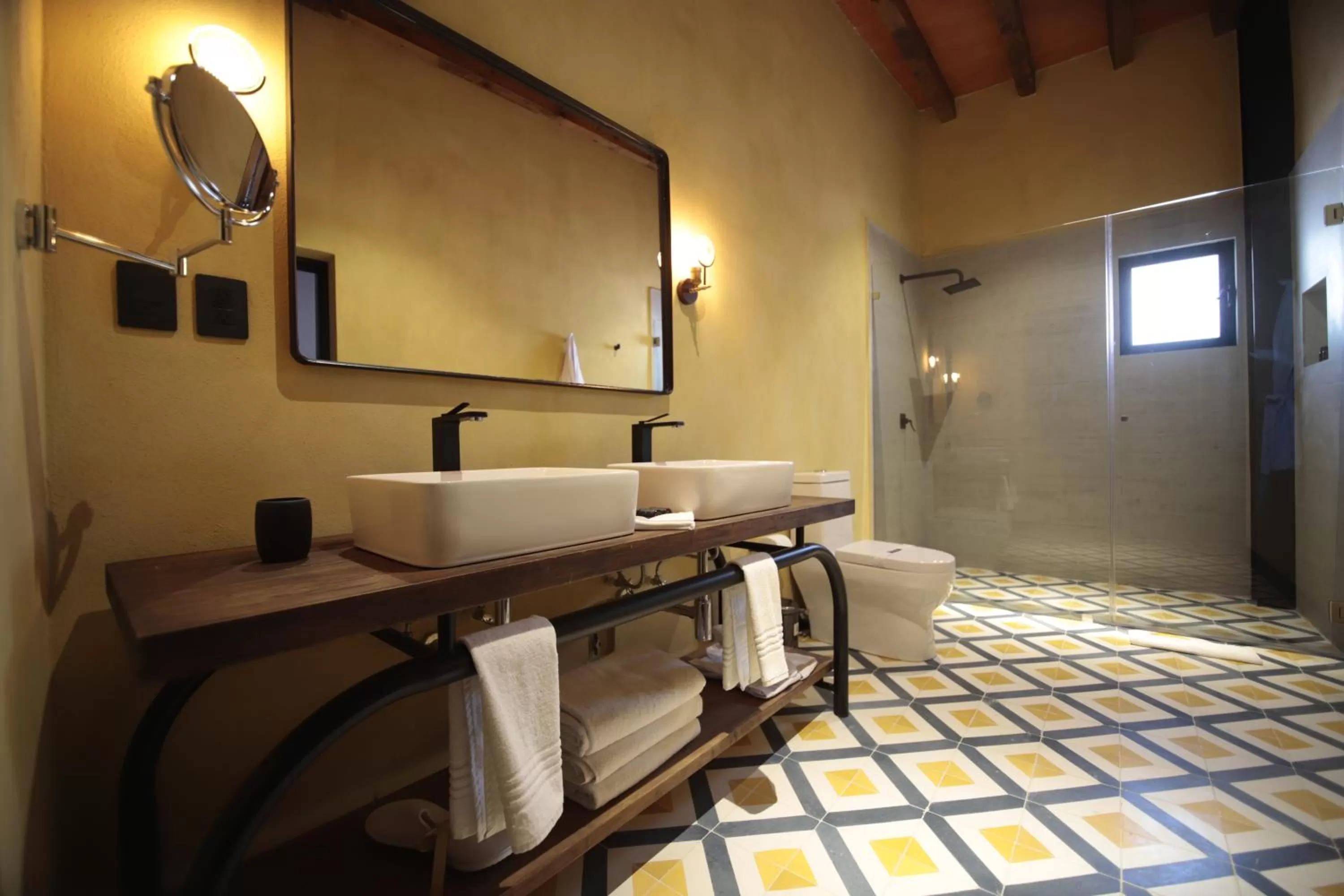 Bathroom in Antigua Trece Hotel Fusión