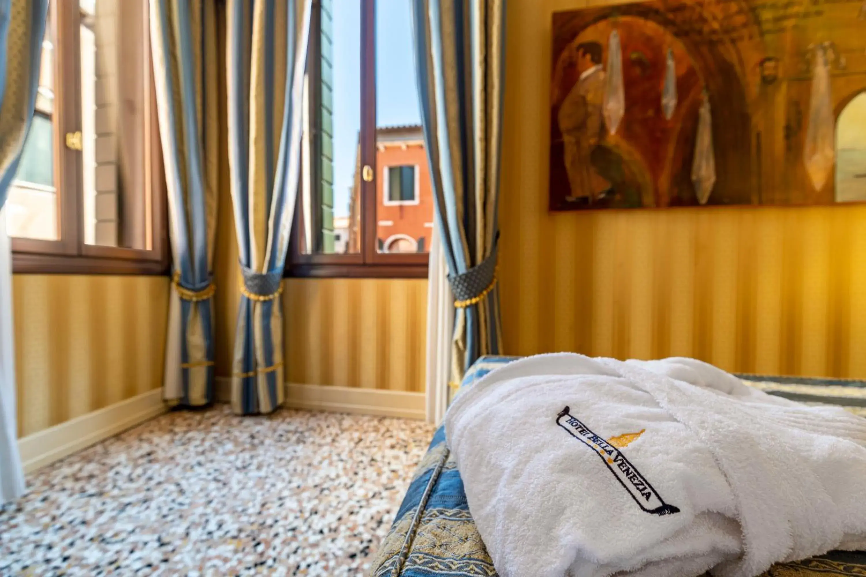 Bed in Hotel Bella Venezia