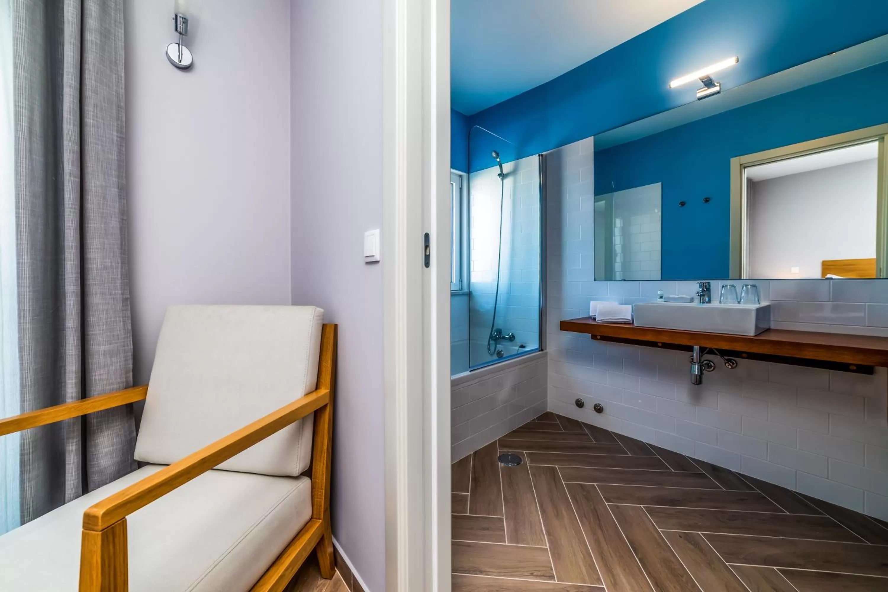 Bathroom, Bed in AZUL